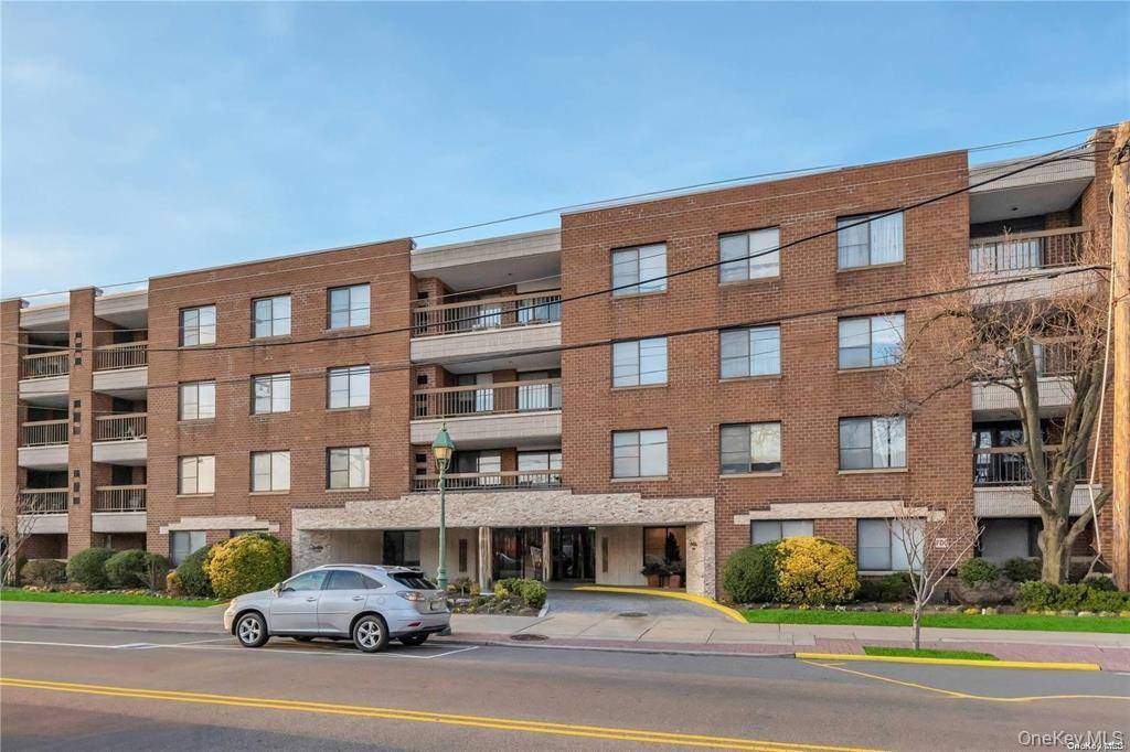 376 Central AVE #3-V, Lawrence, NY 11559