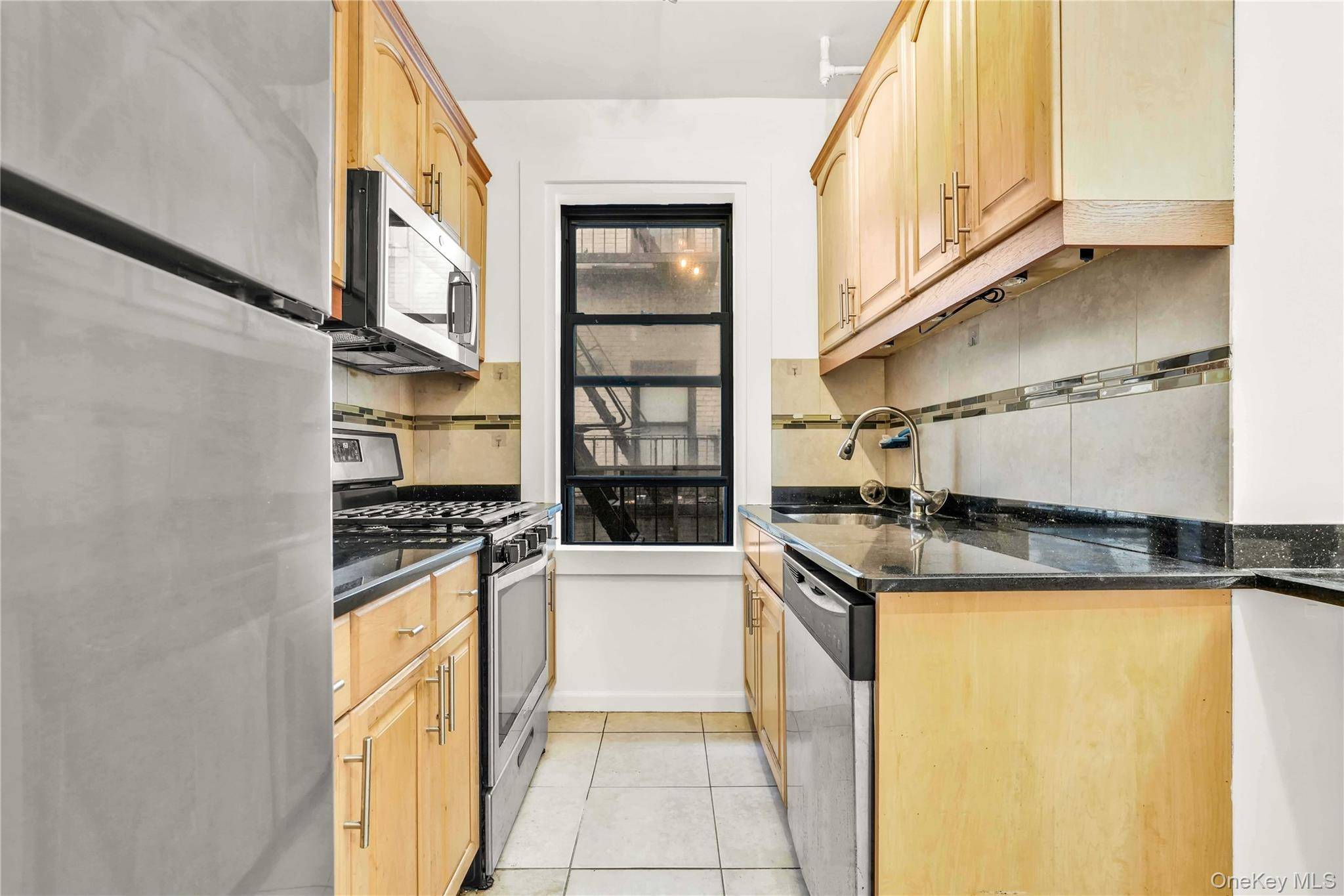 21-28 35th #2A, Astoria, NY 11105