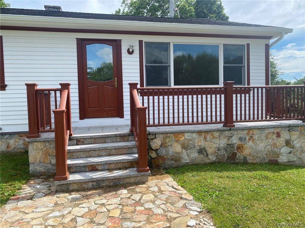 25 Orchard DR, Wappingers Falls, NY 12590
