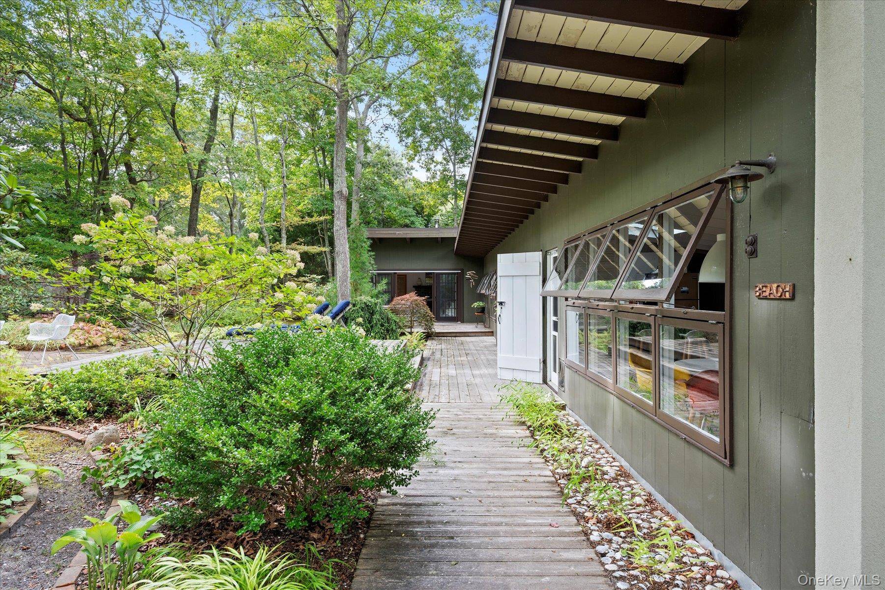 46 Flaggy Hole RD, East Hampton, NY 11937