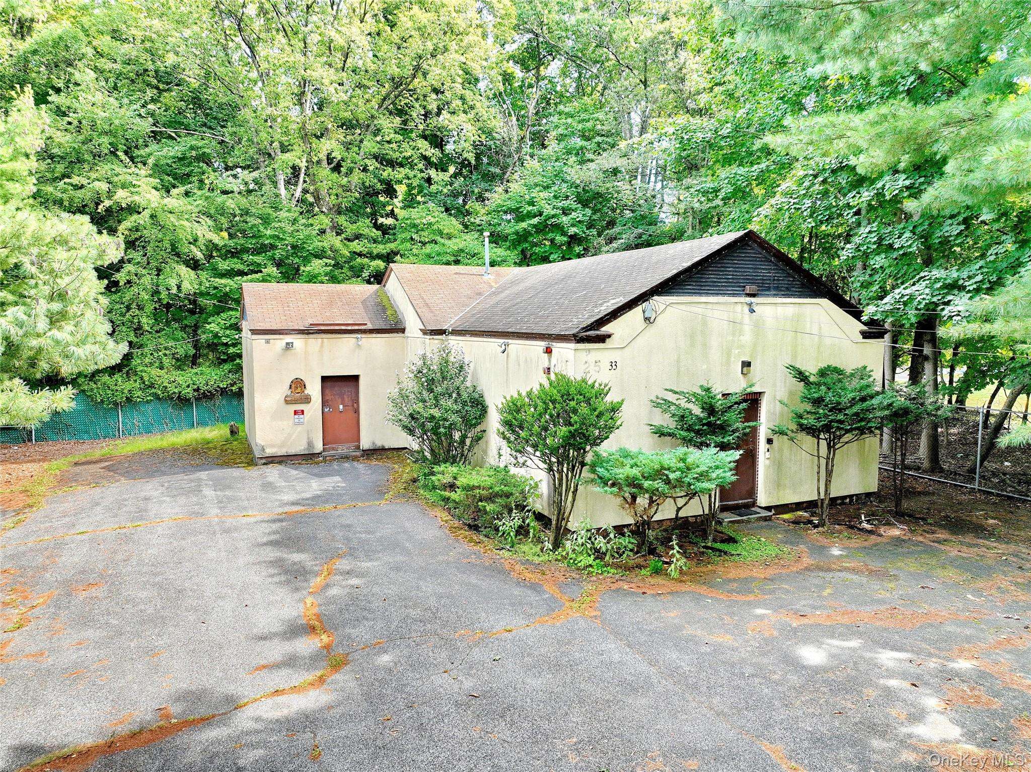 33 Church RD, Airmont, NY 10952