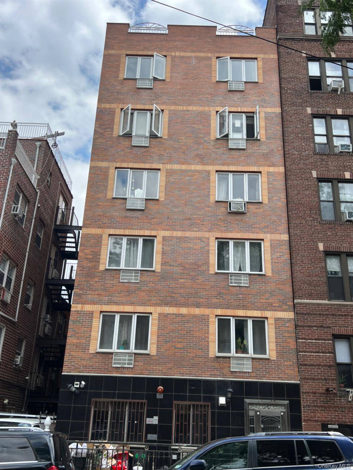43-07 48th ST #5B, Sunnyside, NY 11104