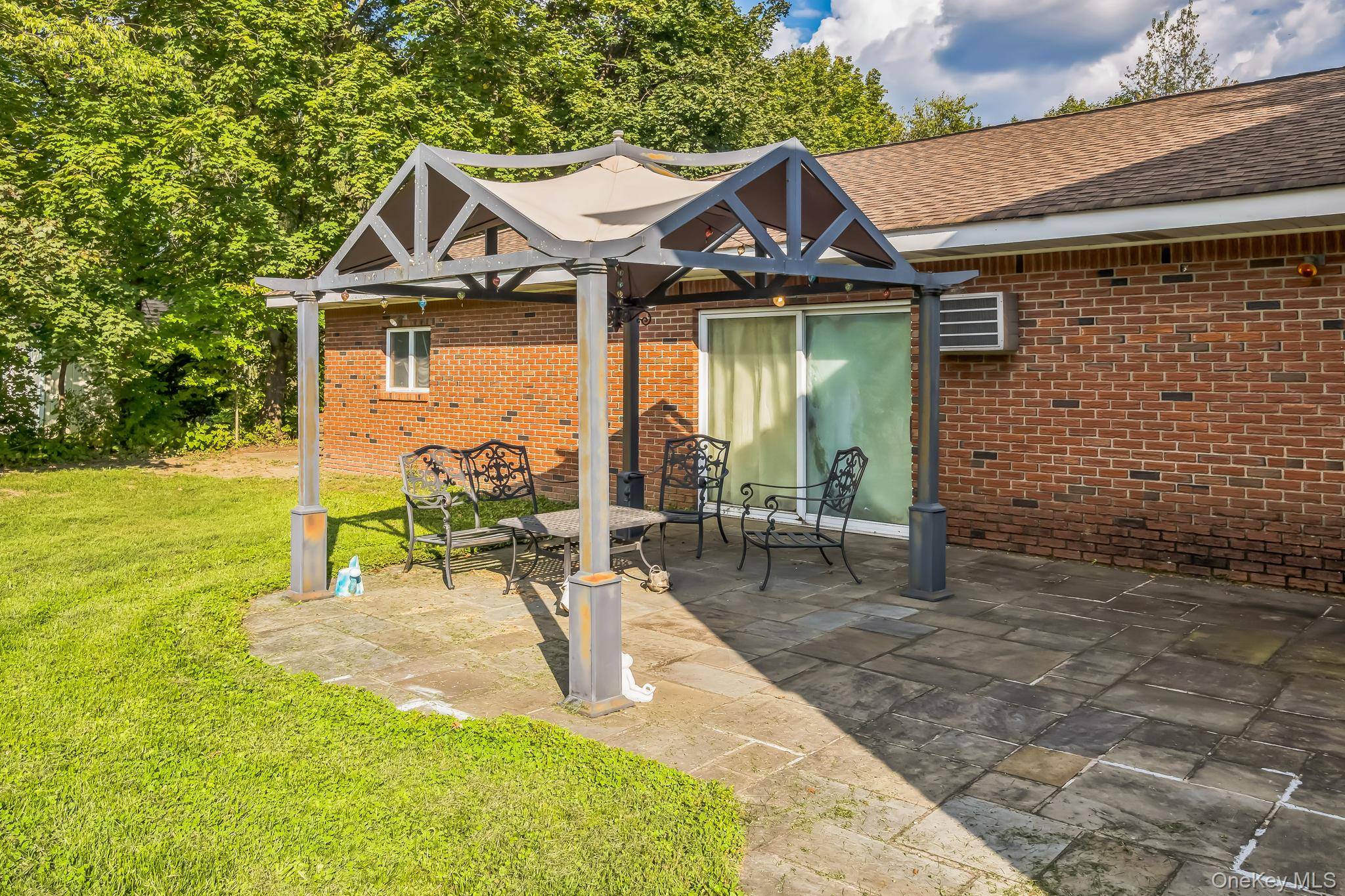 24 New RD, Milton, NY 12547