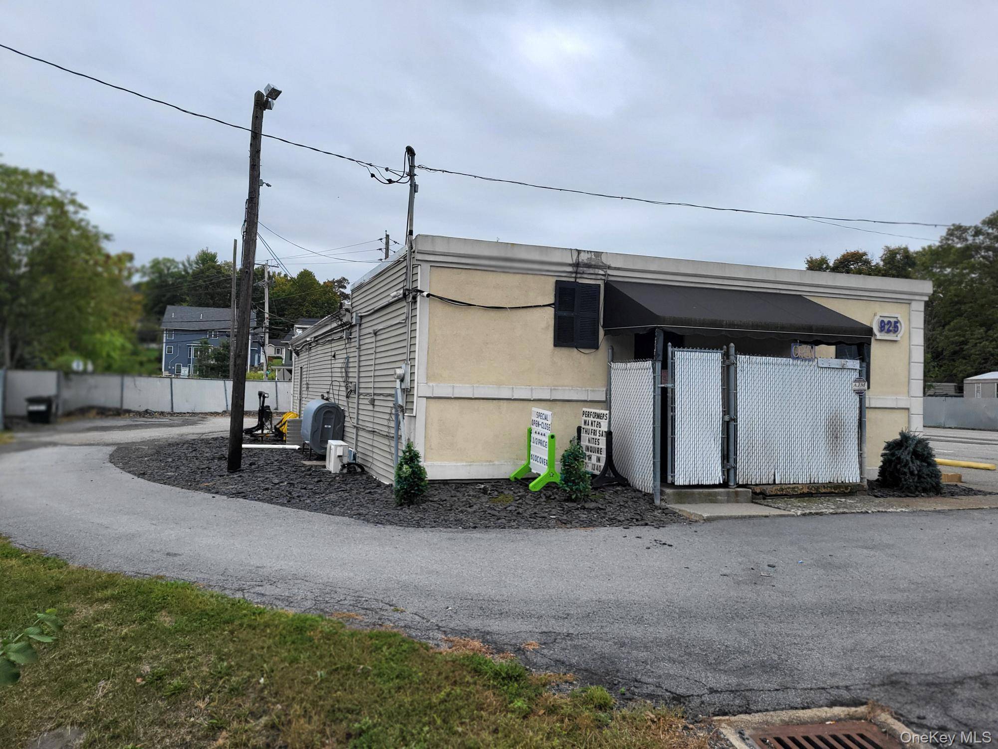 929 Little Britain RD, New Windsor, NY 12553
