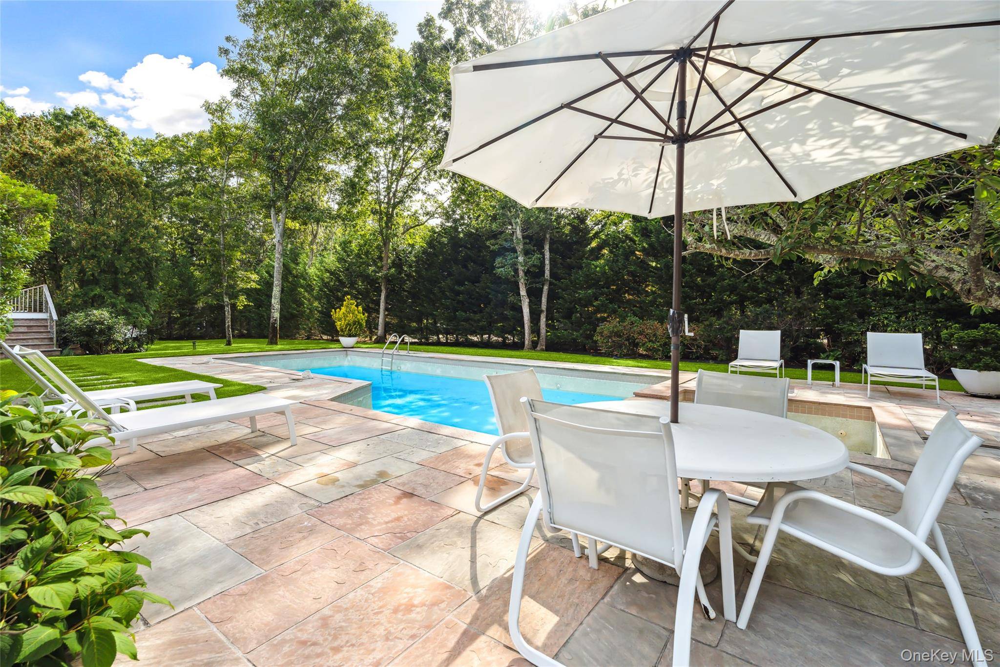 30 Pheasant RUN, Quogue, NY 11959