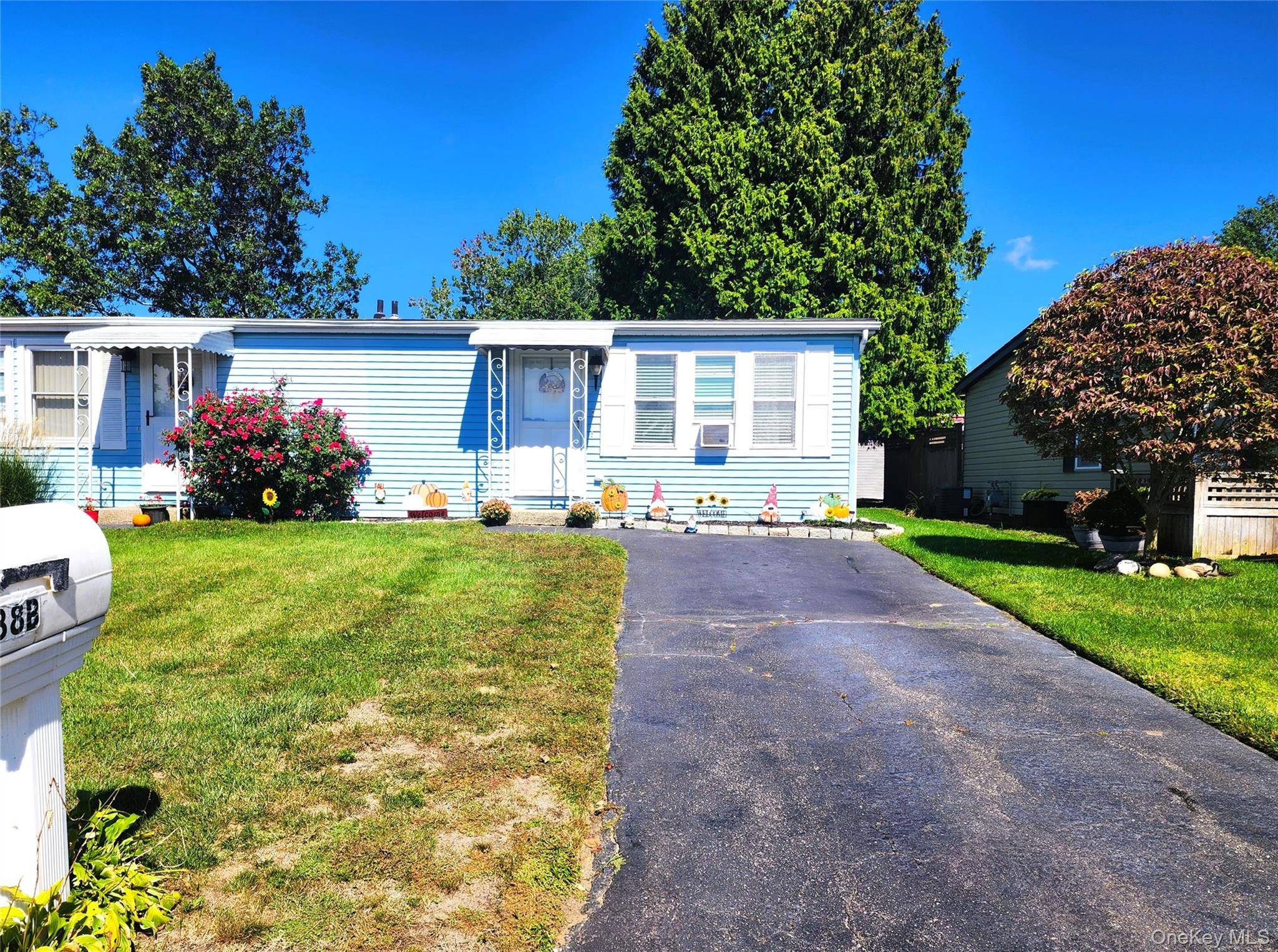 38B Village CIR, Manorville, NY 11949