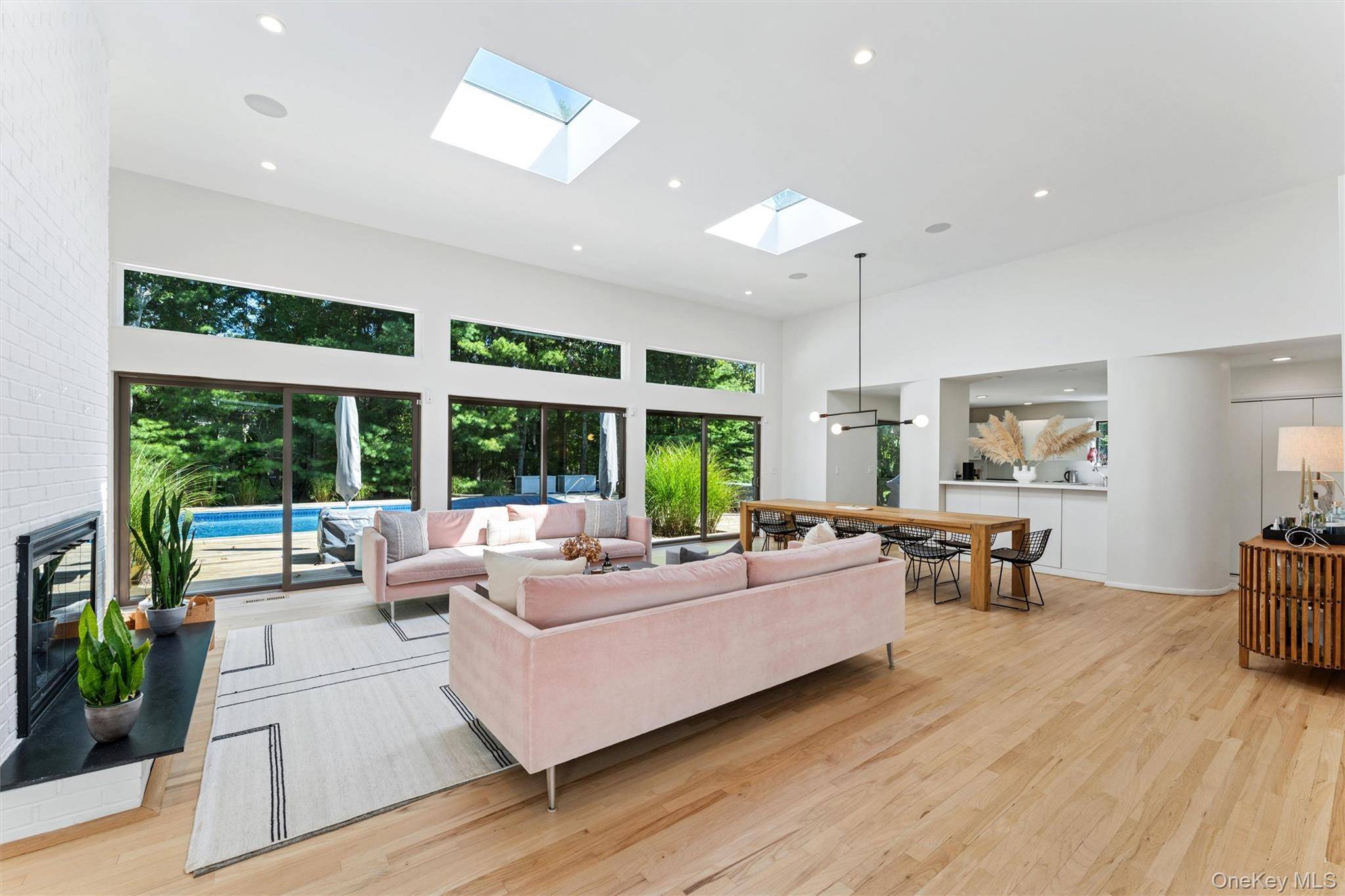 8 Deer PATH, Quogue, NY 11959