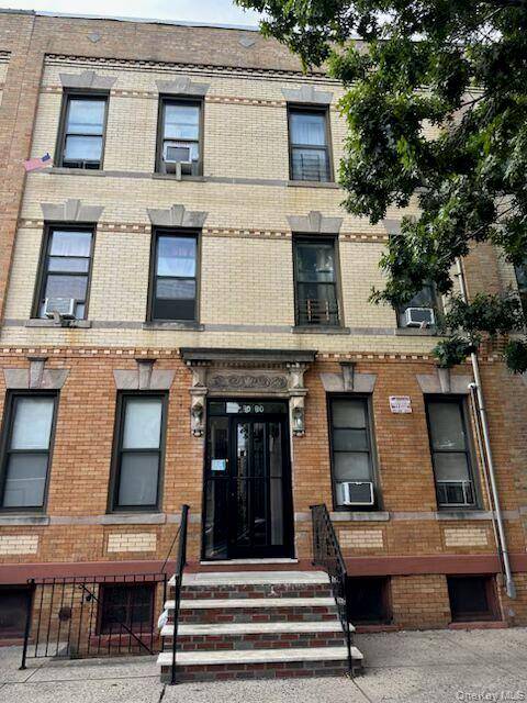 30-80 44th ST, Astoria, NY 11103