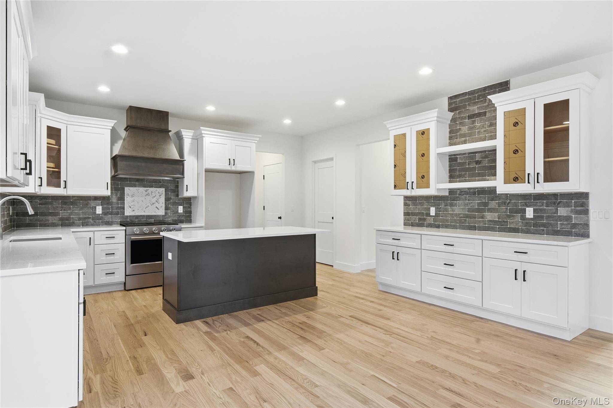 9 Fourth AVE, Centereach, NY 11720