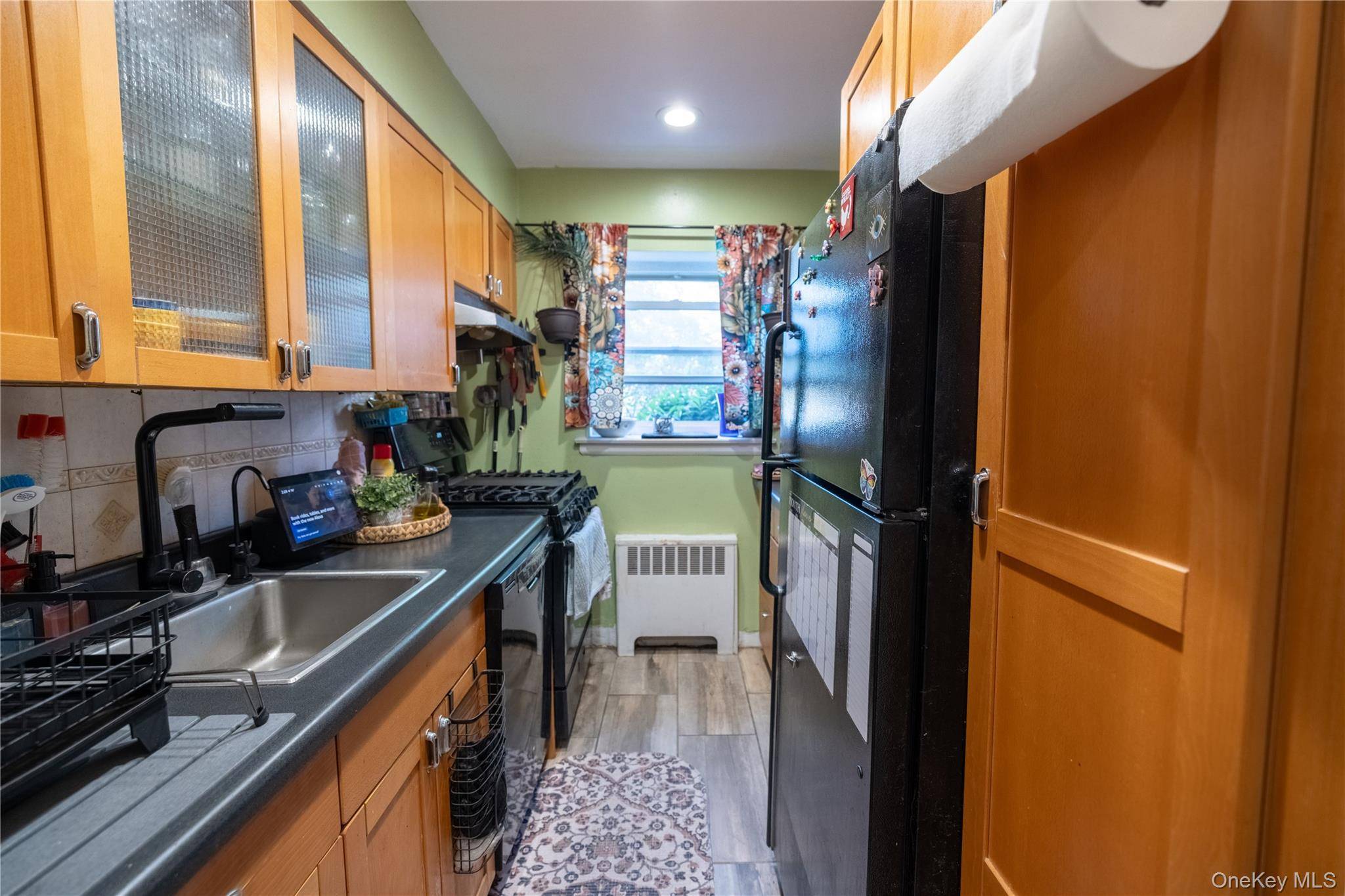 221 Middleneck RD #M-2, Great Neck, NY 11021