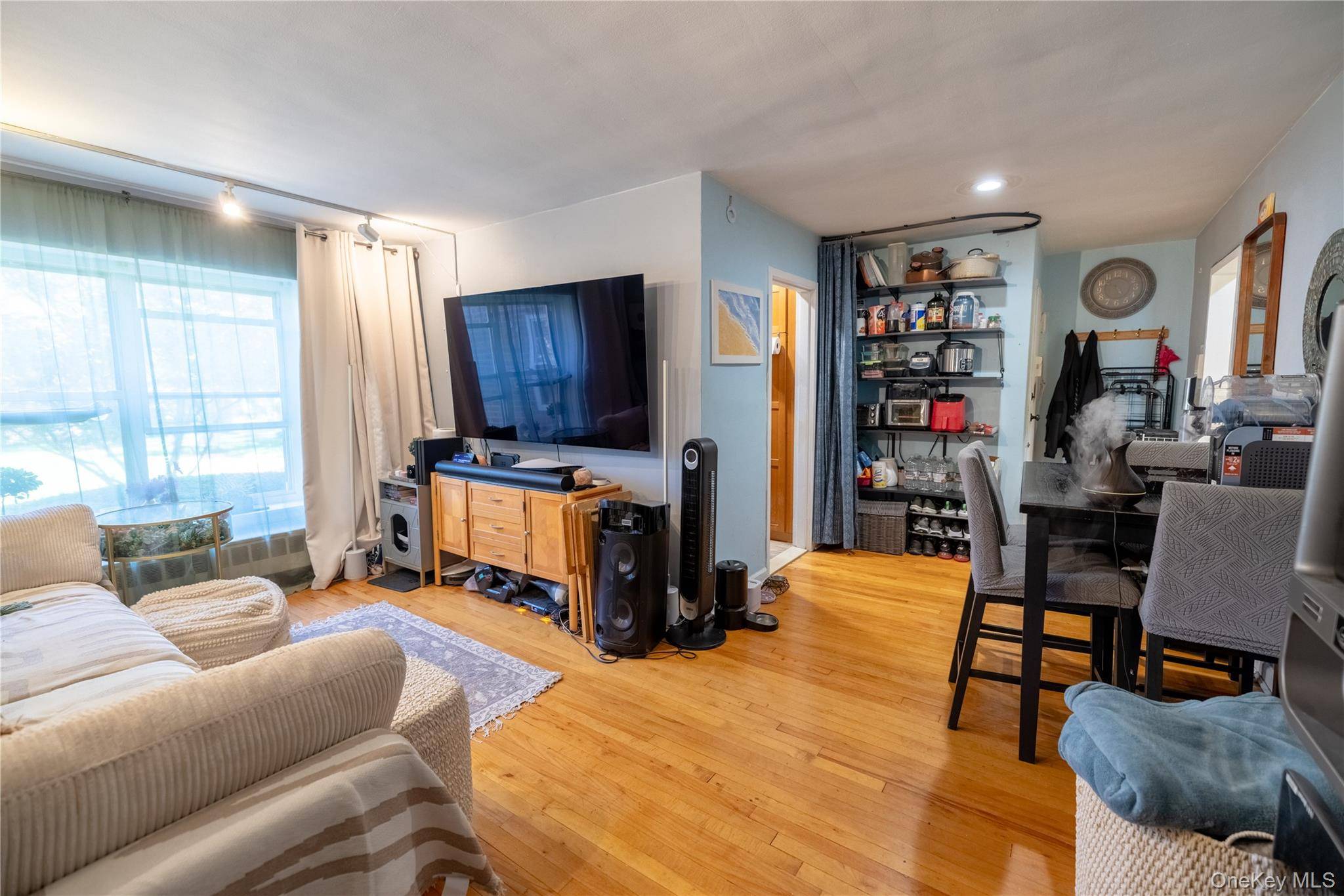 221 Middleneck RD #M-2, Great Neck, NY 11021