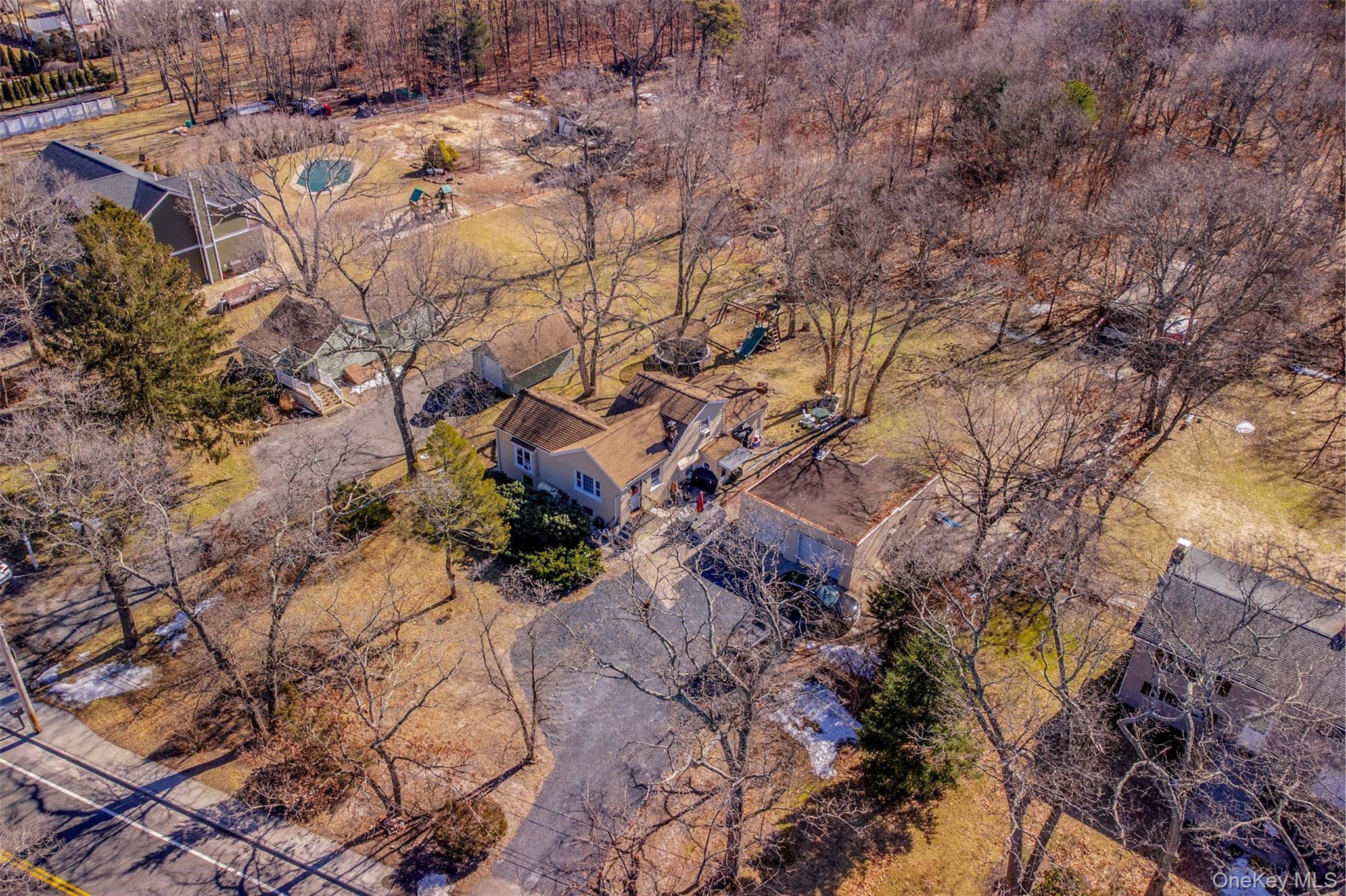 556 Hawkins RD, Selden, NY 11784