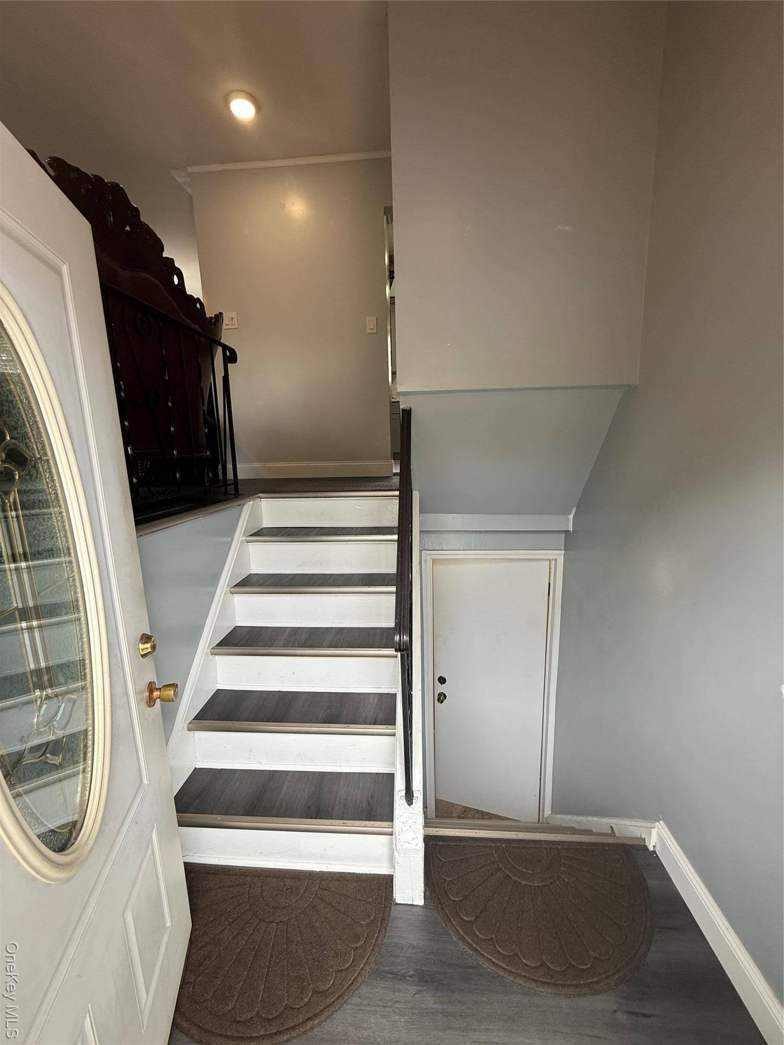 82 Schenectady AVE, West Babylon, NY 11704