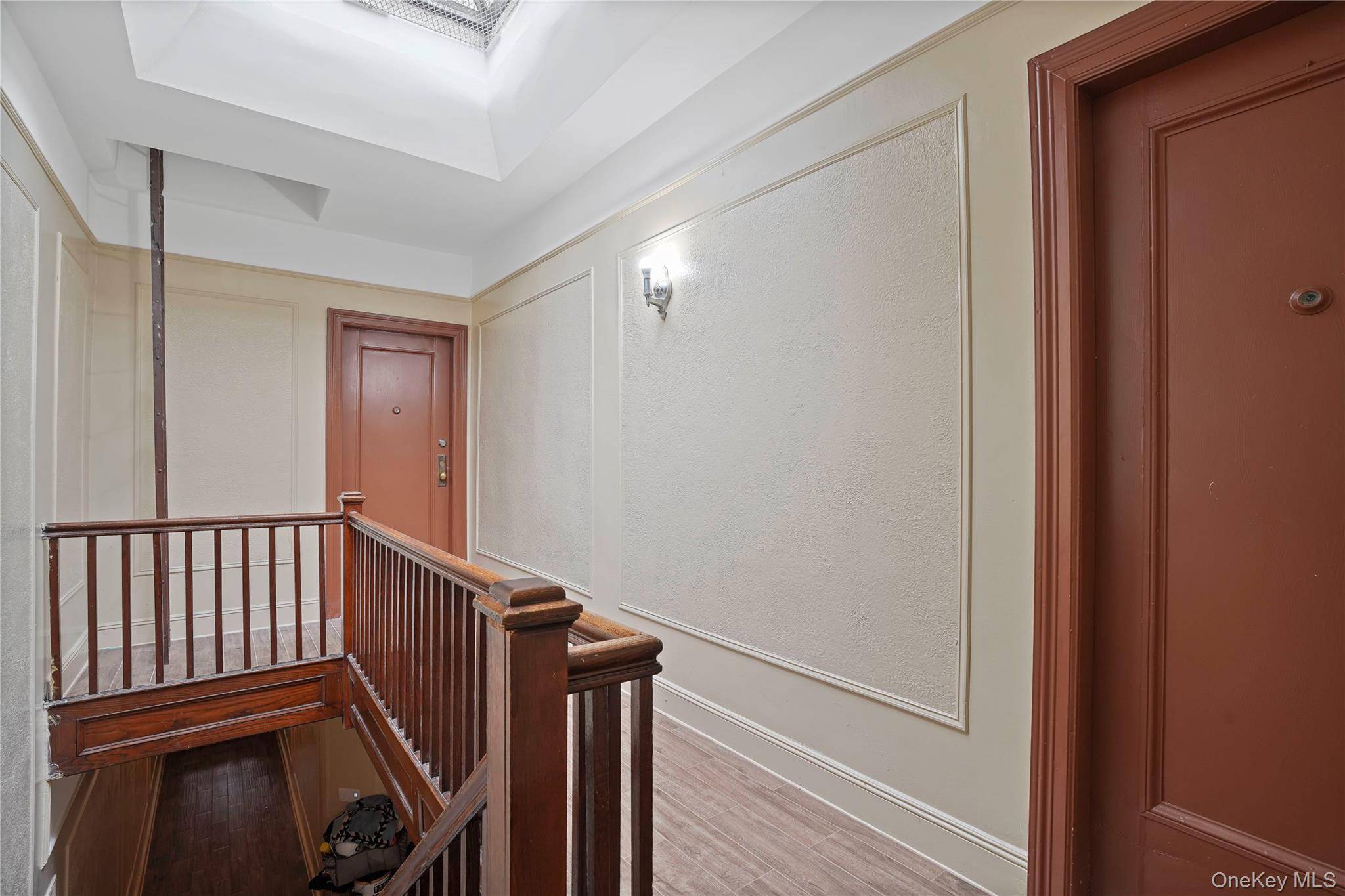 72-07 73 ST, Glendale, NY 11385