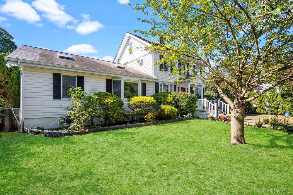 118 Grant AVE, Albertson, NY 11507
