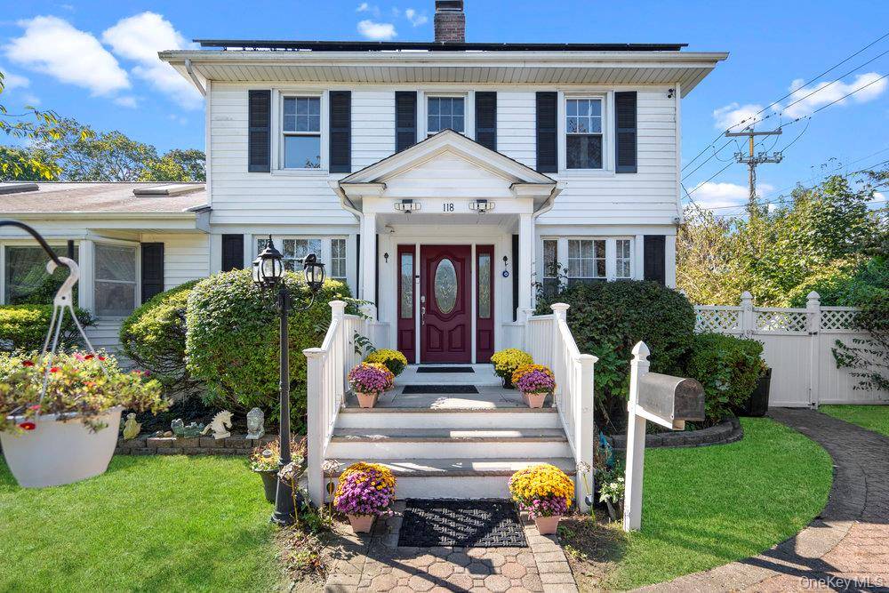 118 Grant AVE, Albertson, NY 11507