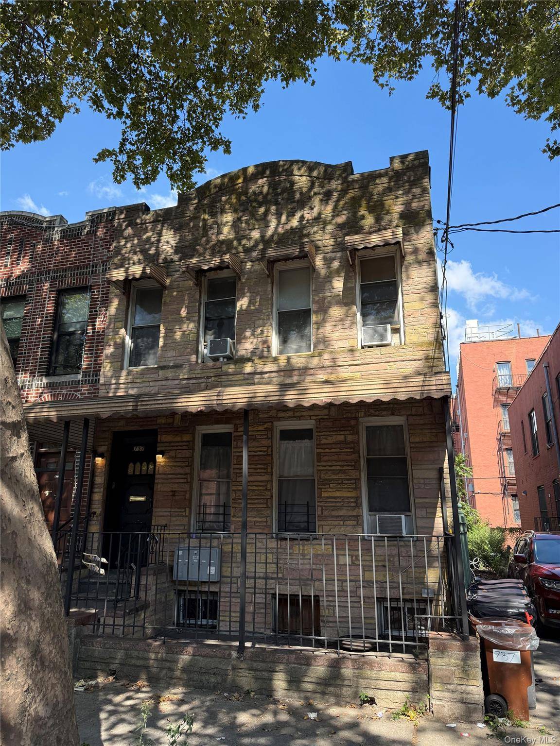 737 SHEFFIELD AVE #1R, Brooklyn, NY 11207