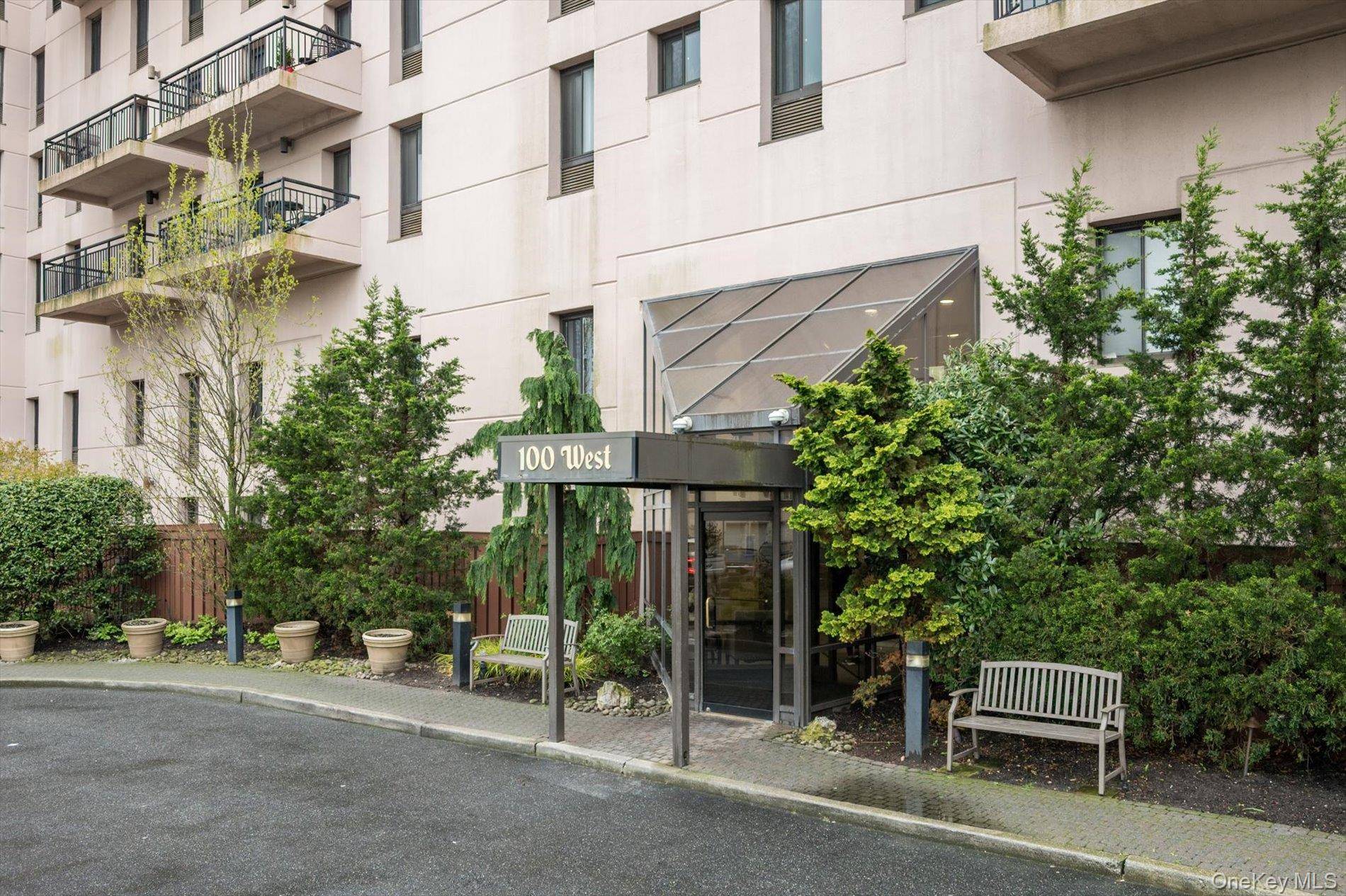 100 W Broadway #7L, Long Beach, NY 11561