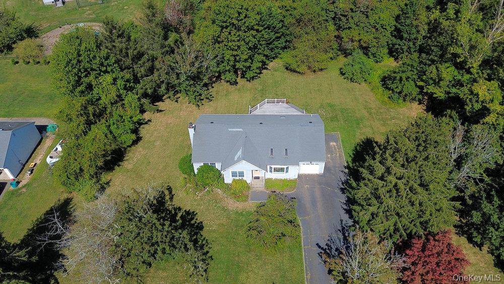 152 Baywood DR, Baiting Hollow, NY 11933