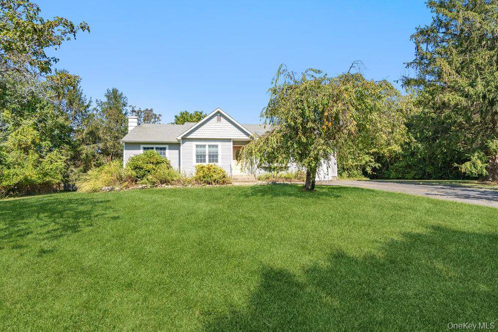 152 Baywood DR, Baiting Hollow, NY 11933