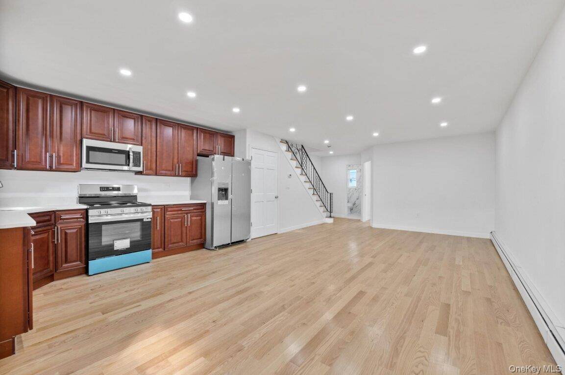 2445 Lurting AVE, Bronx, NY 10469
