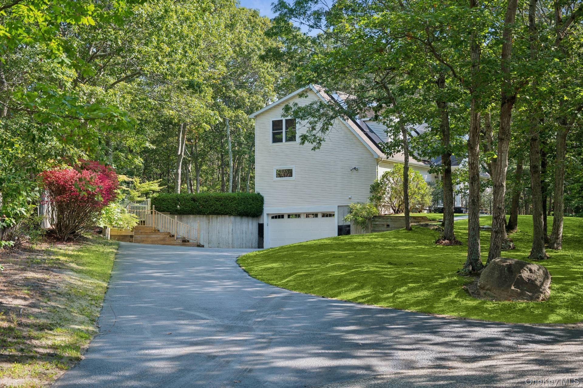 70 Straight PATH, Southampton, NY 11968