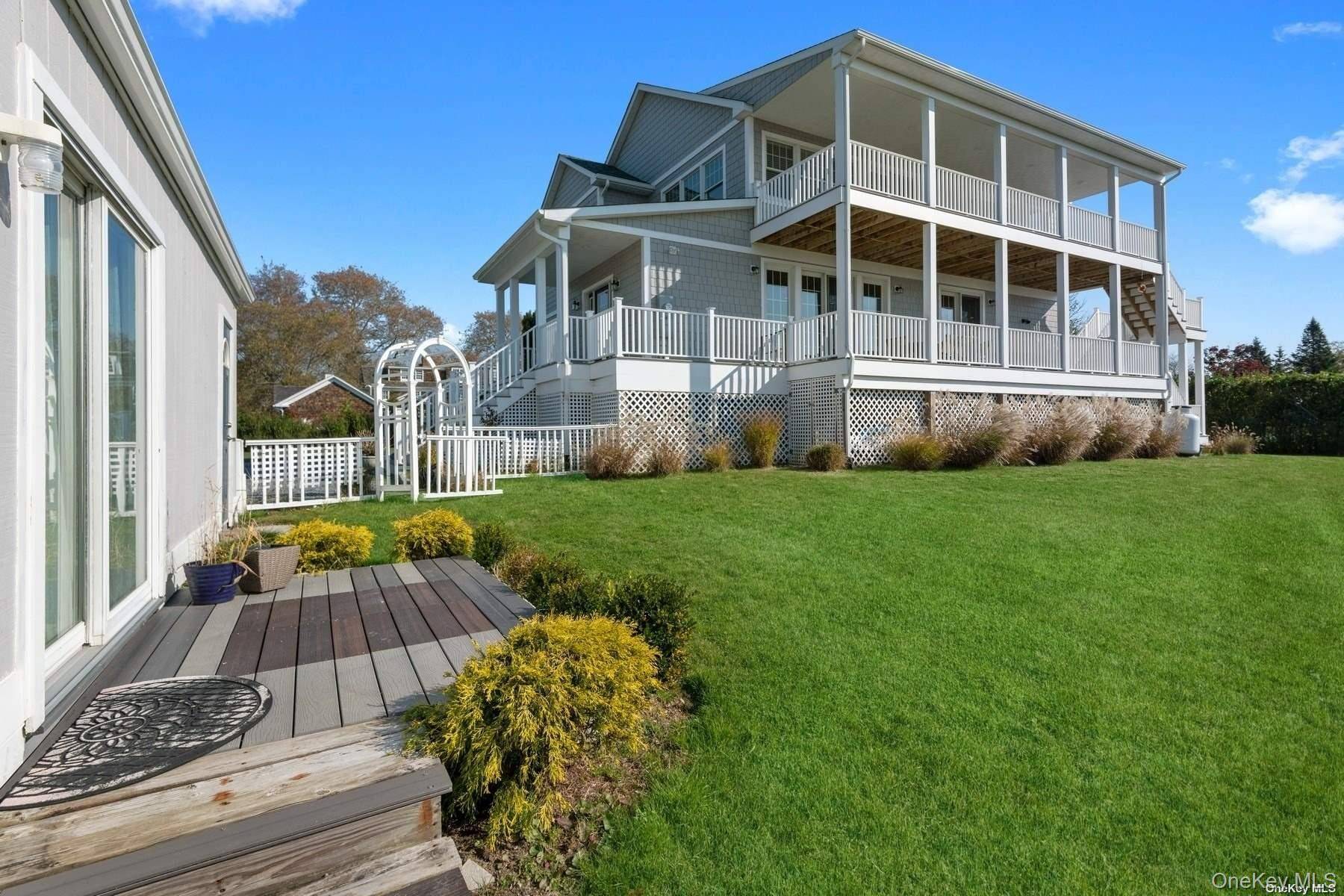 77 Library AVE, Westhampton Beach, NY 11978