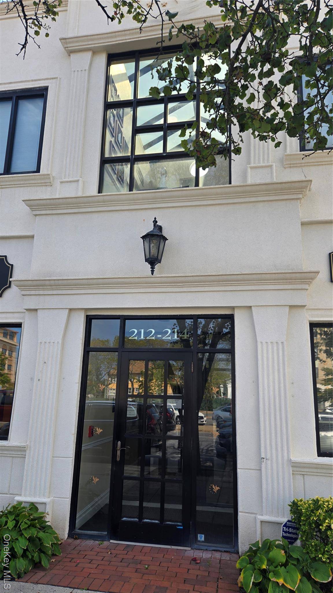 212 W Park AVE #UPPER, Long Beach, NY 11561