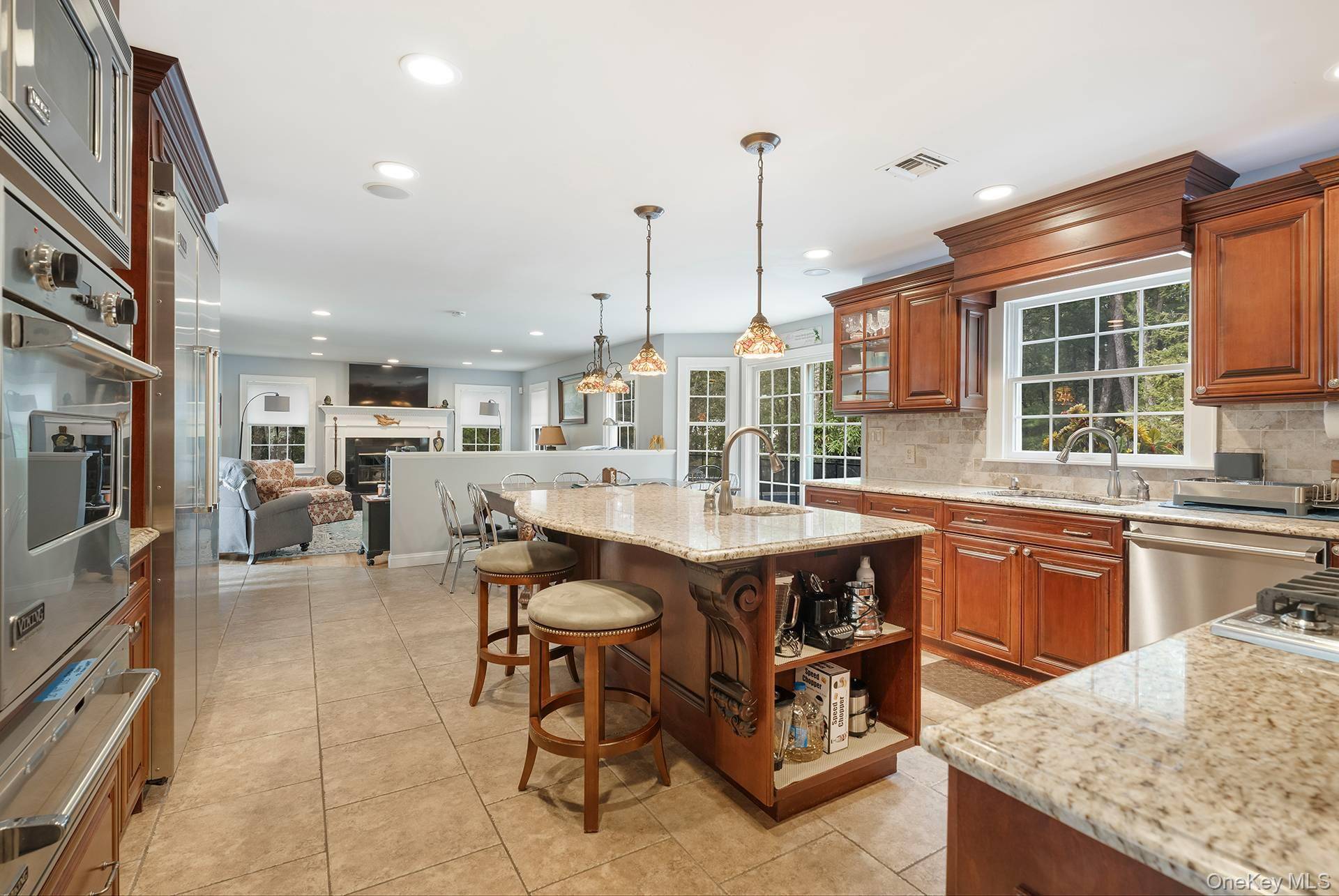 156 Maggie DR, East Quogue, NY 11942