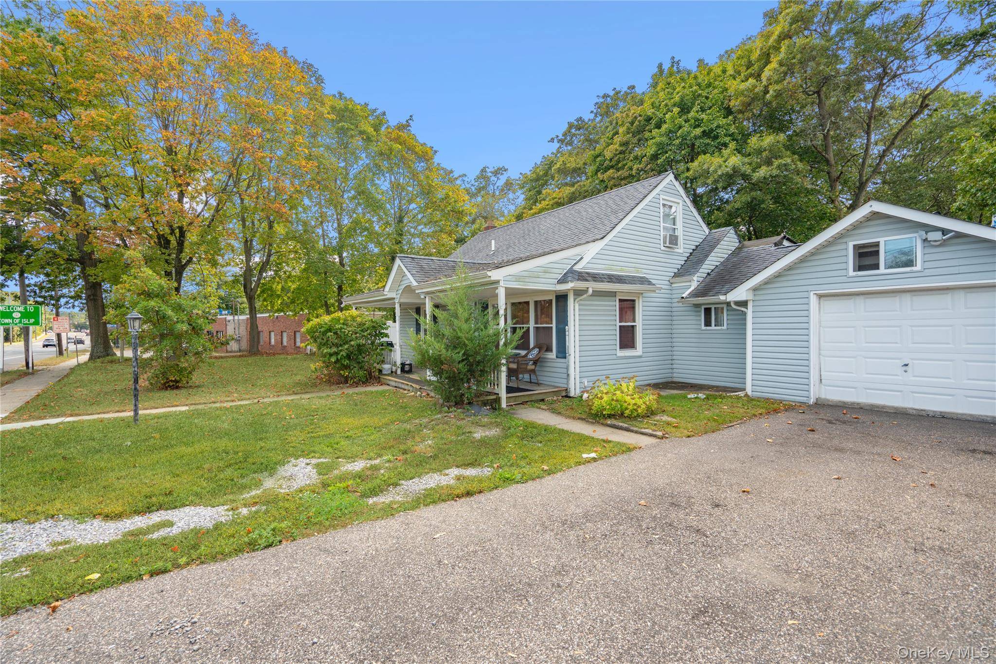 660 Rosevale AVE, Lake Ronkonkoma, NY 11779