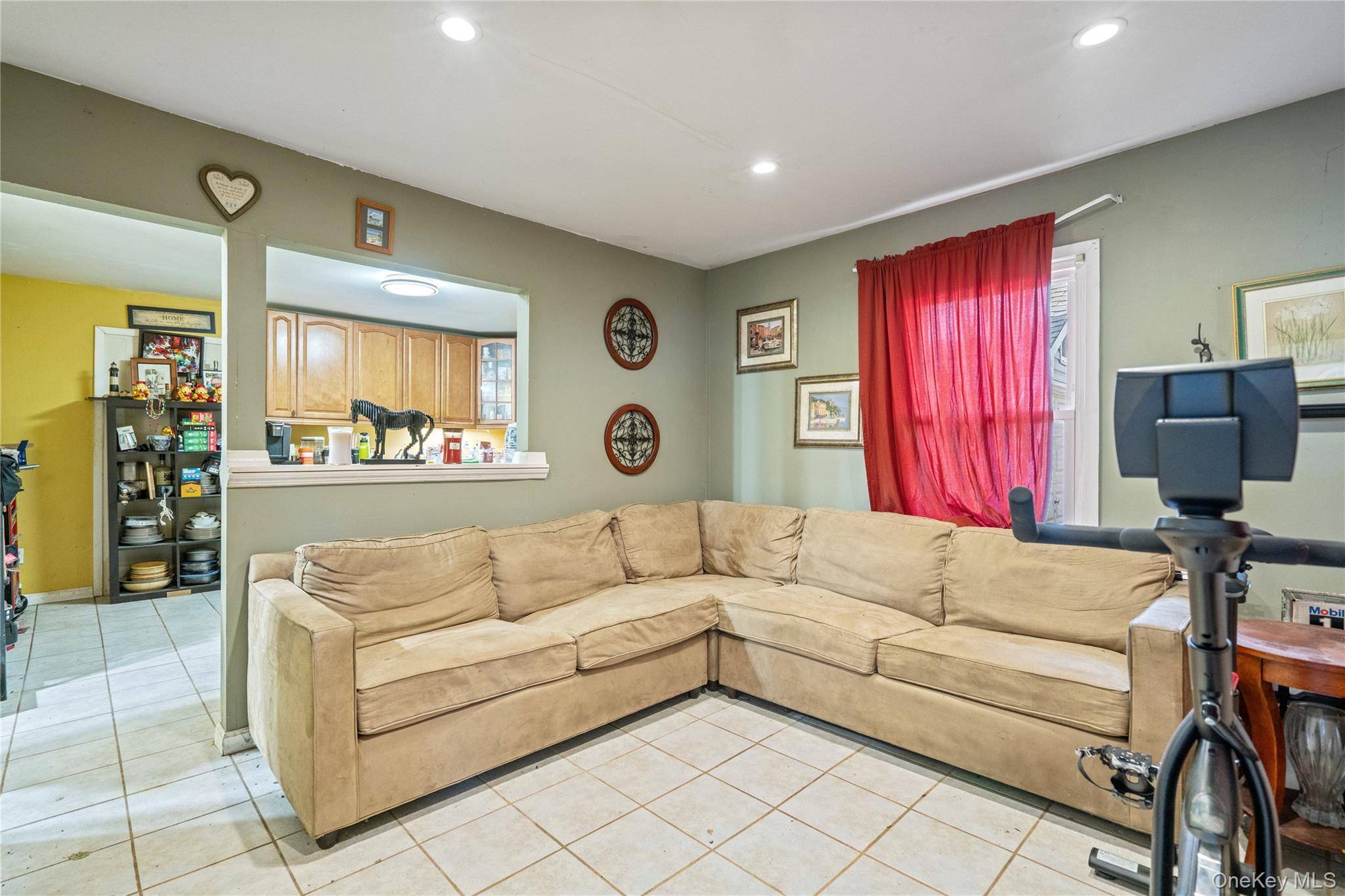 660 Rosevale AVE, Lake Ronkonkoma, NY 11779