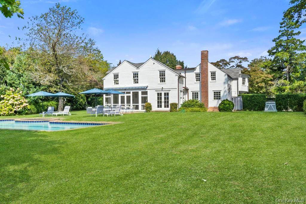 46 Bellport LN, Bellport Village, NY 11713