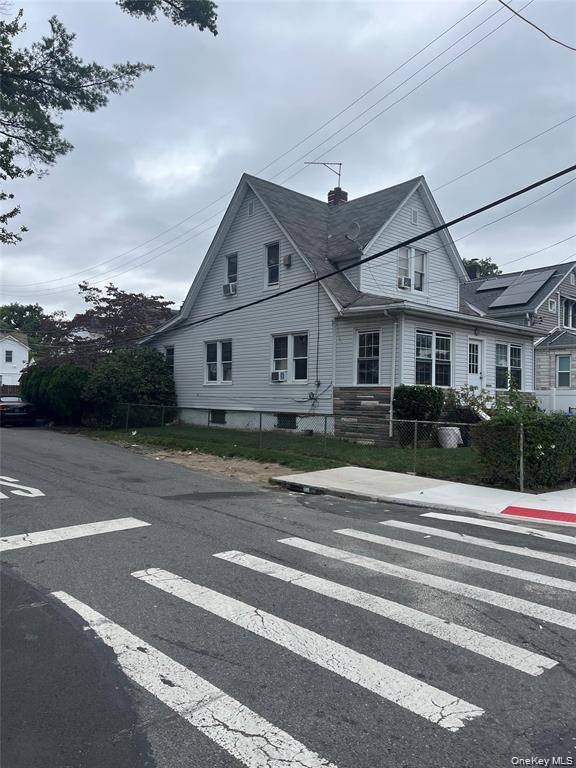19401 Nashville BLVD, Springfield Gardens, NY 11413