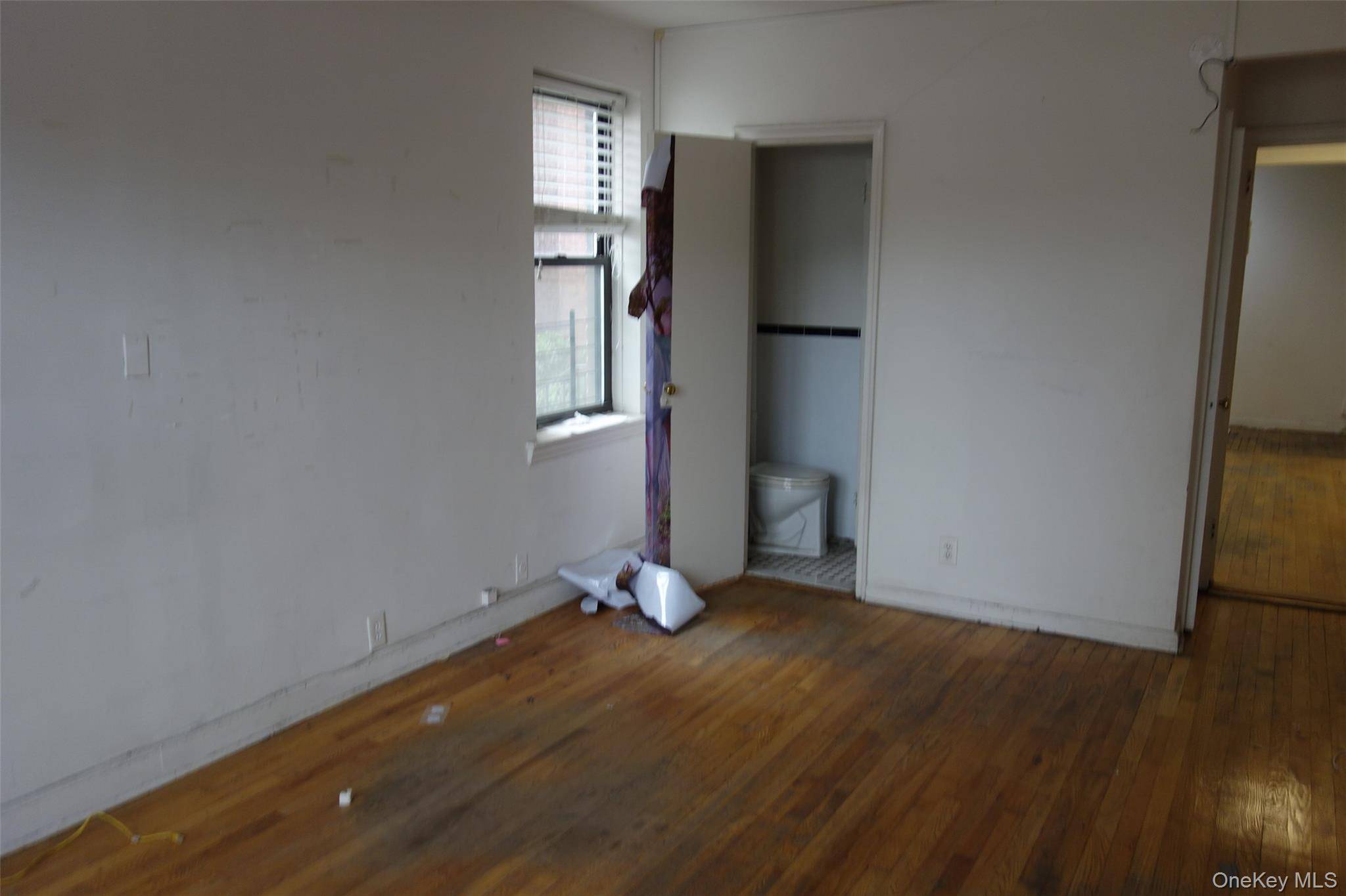 9238 Queens BLVD #Str6, Rego Park, NY 11374