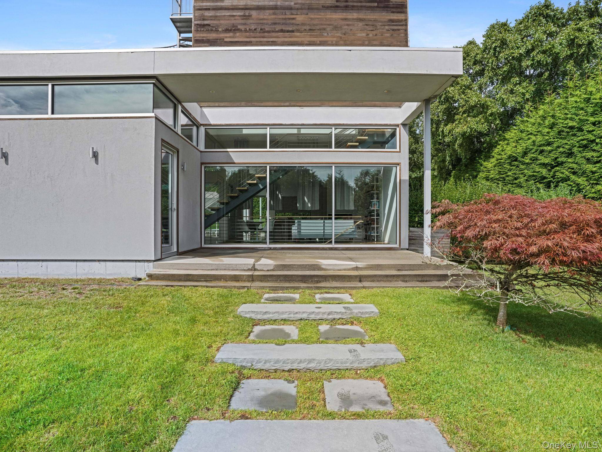 Address not disclosed, Southampton, NY 11968
