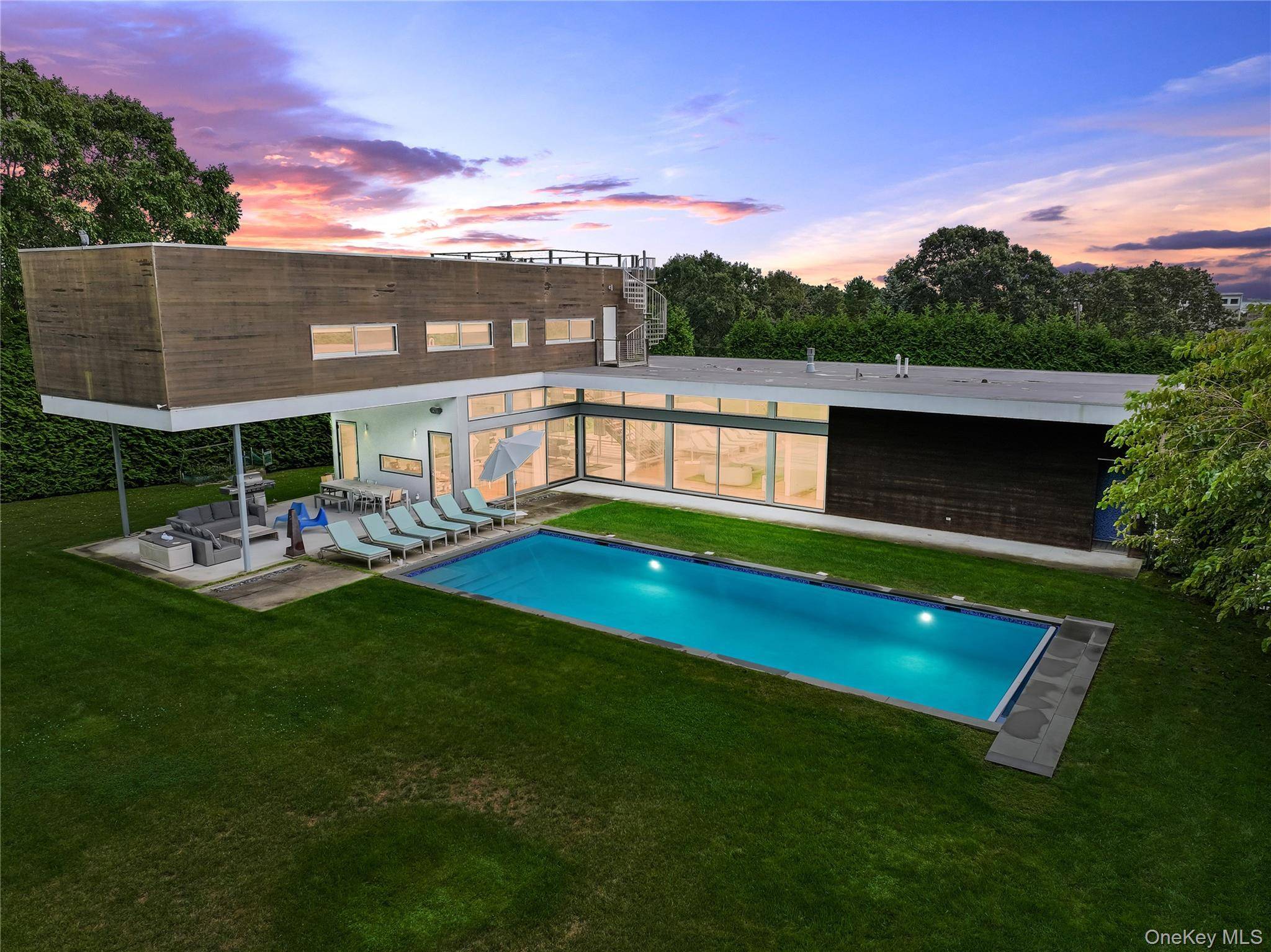 Address not disclosed, Southampton, NY 11968