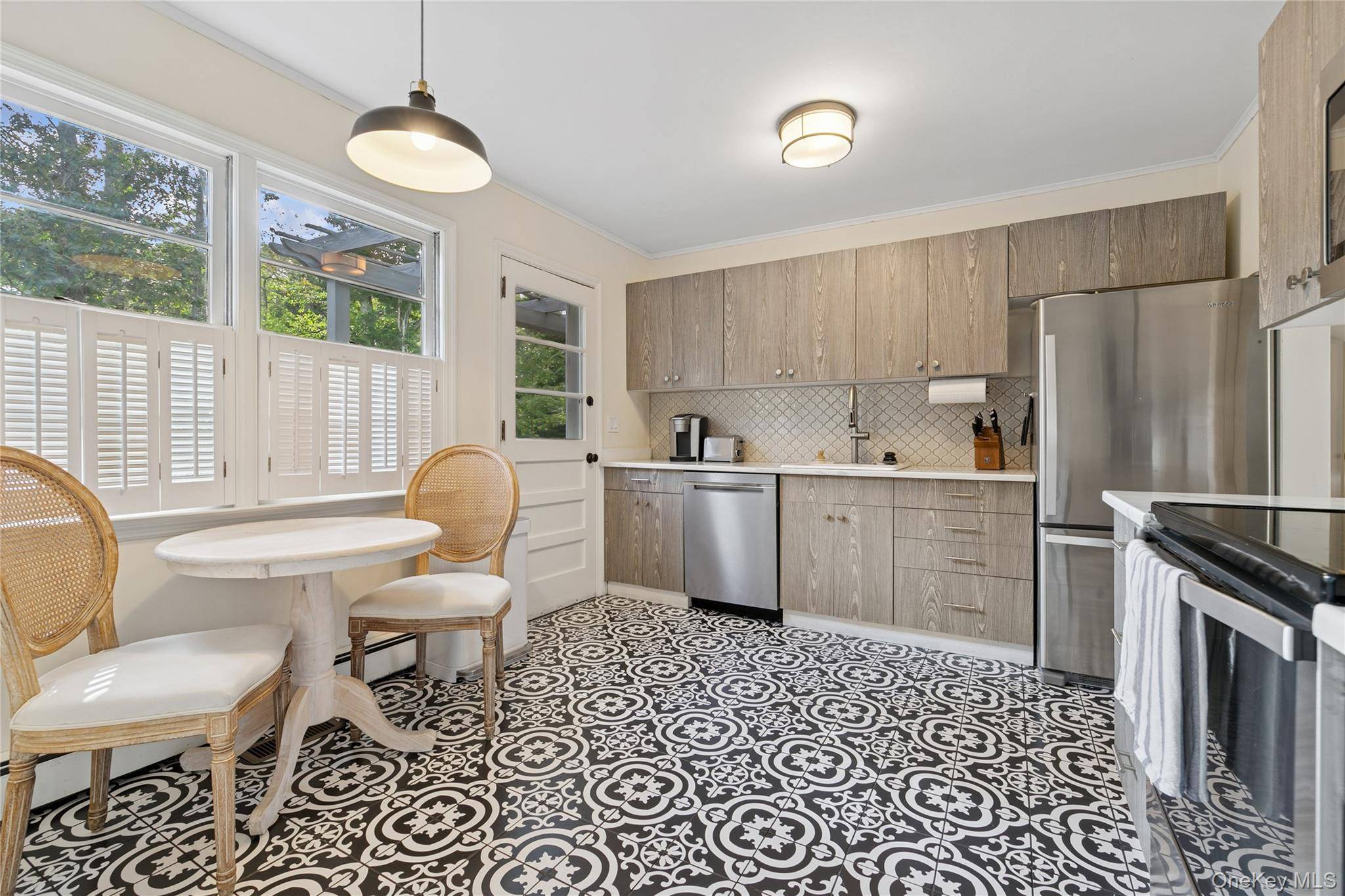 1181 FIREPLACE RD, East Hampton, NY 11937