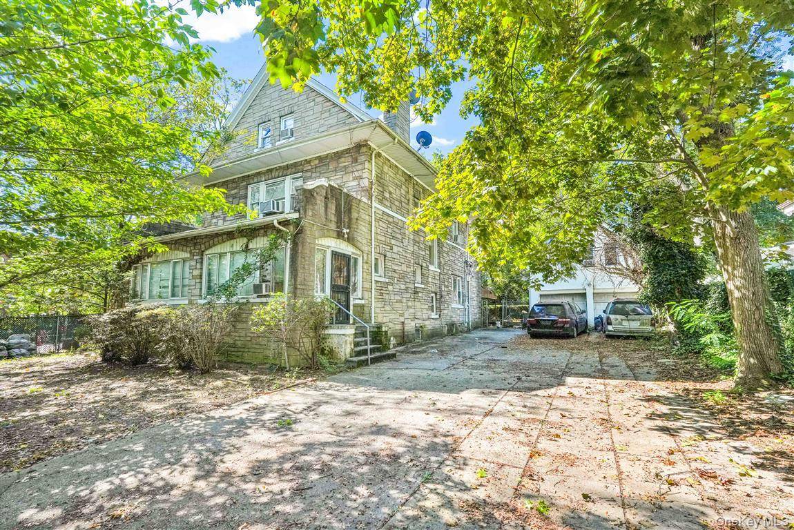 81-26 Austin ST, Kew Gardens, NY 11415