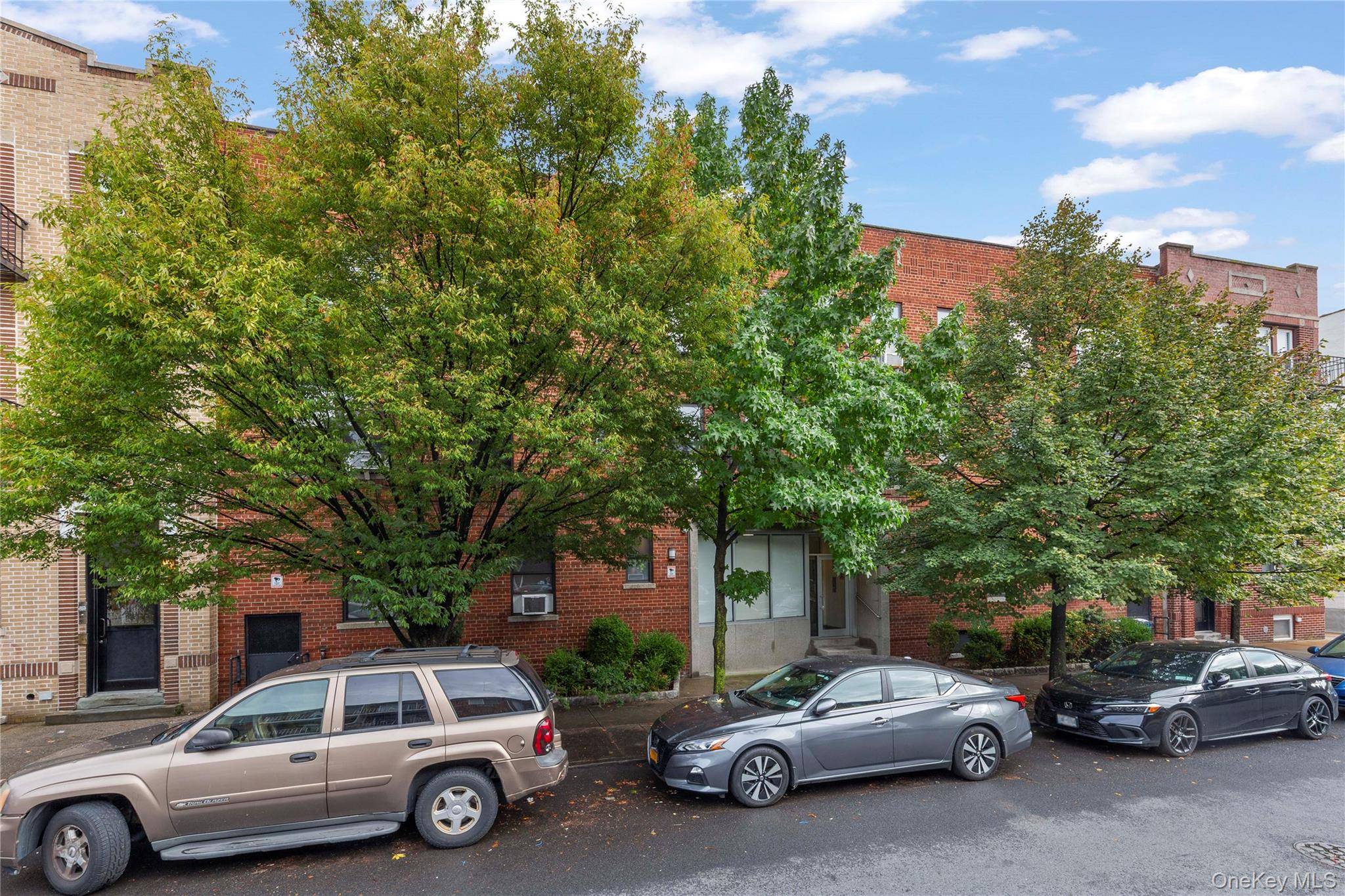 31-23 47th ST, Astoria, NY 11103