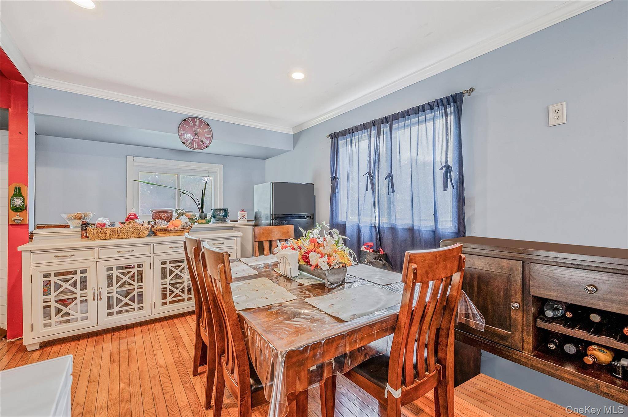 46 W Willow ST, Brentwood, NY 11717