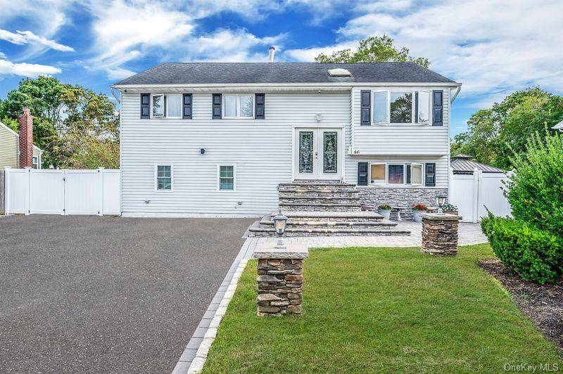 46 W Willow ST, Brentwood, NY 11717