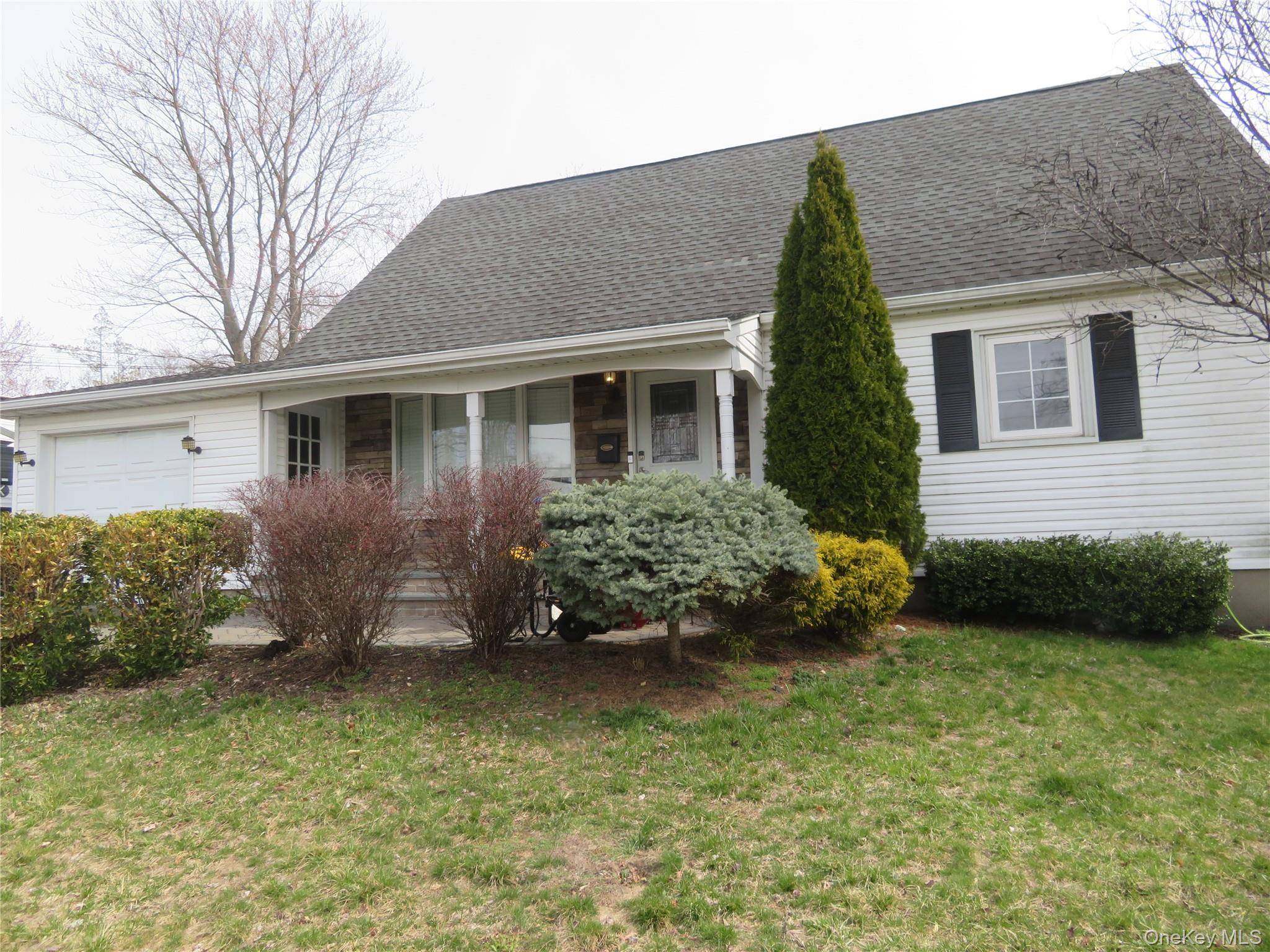45 Gaymore RD, Port Jefferson Station, NY 11776