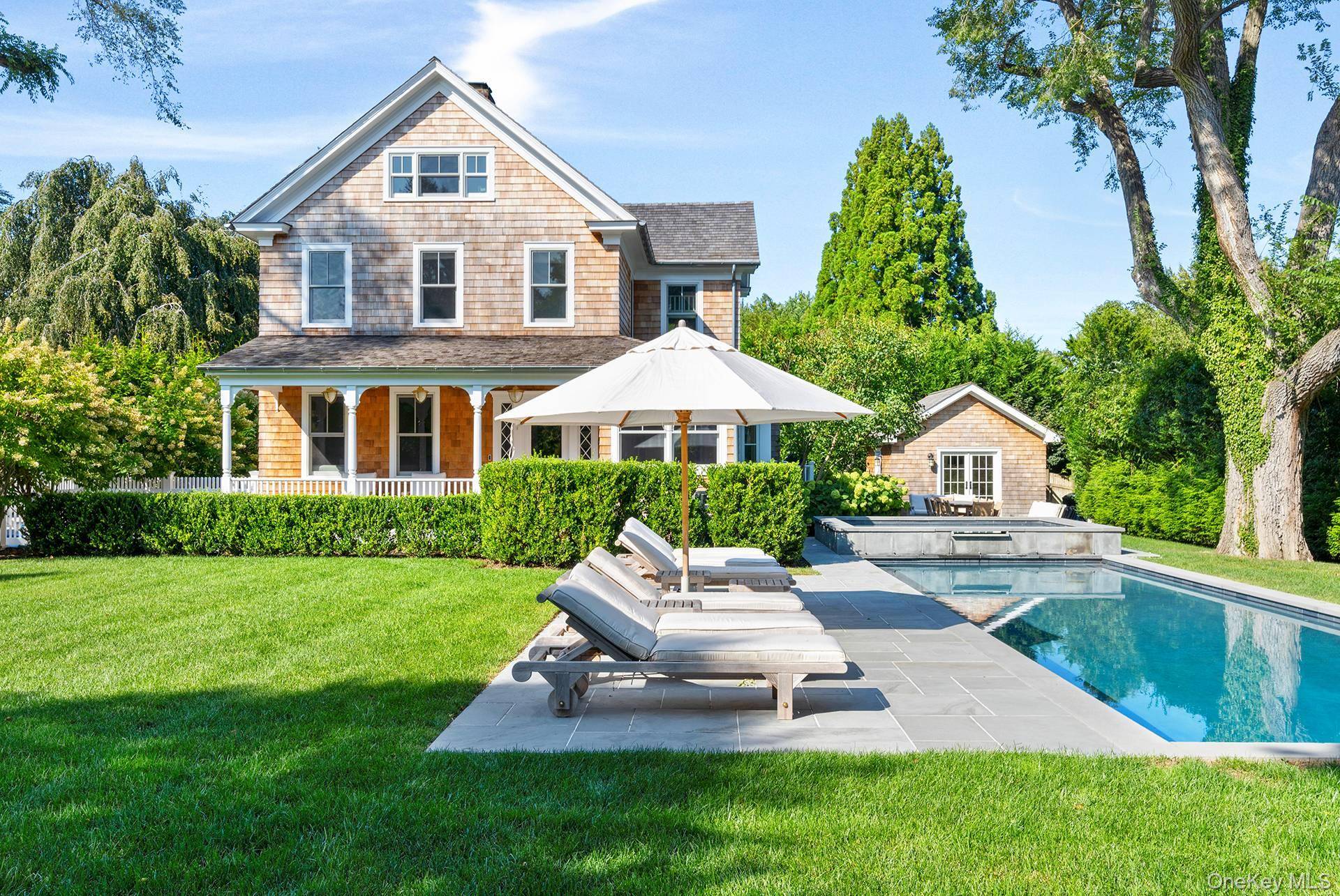 44 Buell LN, East Hampton, NY 11937