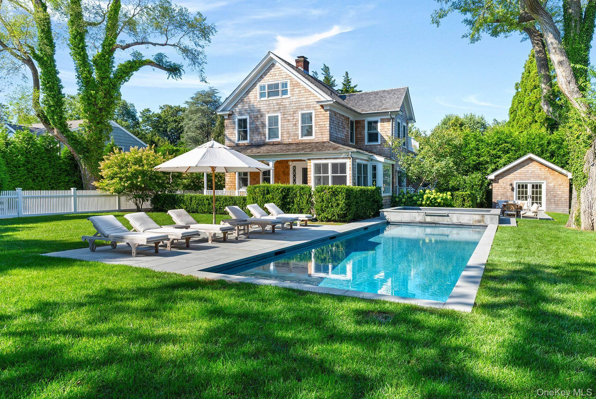 44 Buell LN, East Hampton, NY 11937