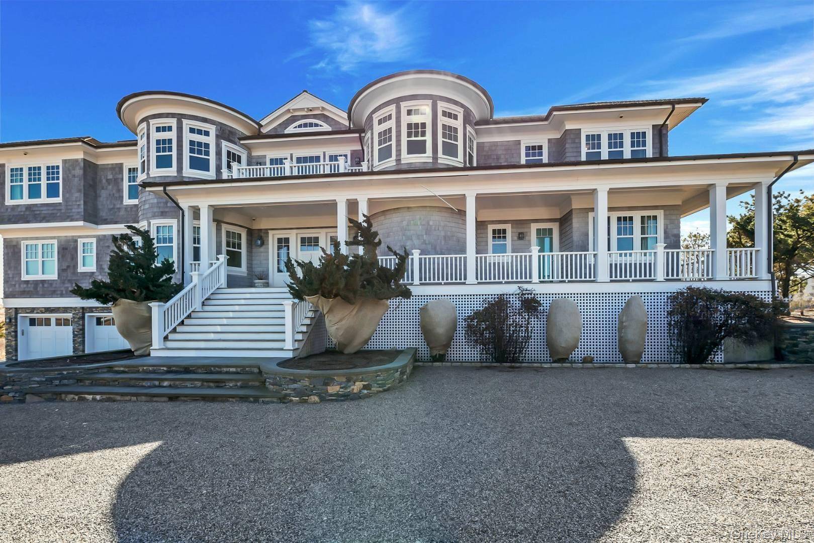 19 Dune Road RD, East Quogue, NY 11942