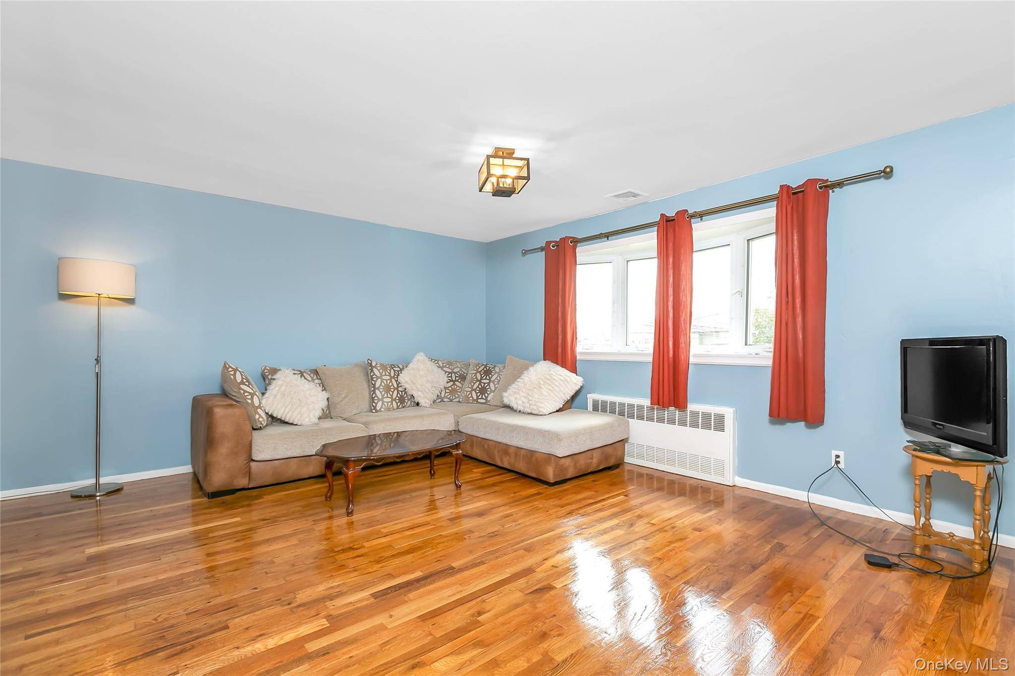 584 Yale ST, Oceanside, NY 11572