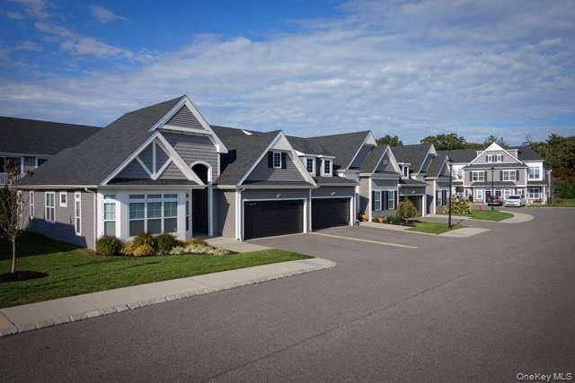 5 Sutton CT #5, Mount Sinai, NY 11766