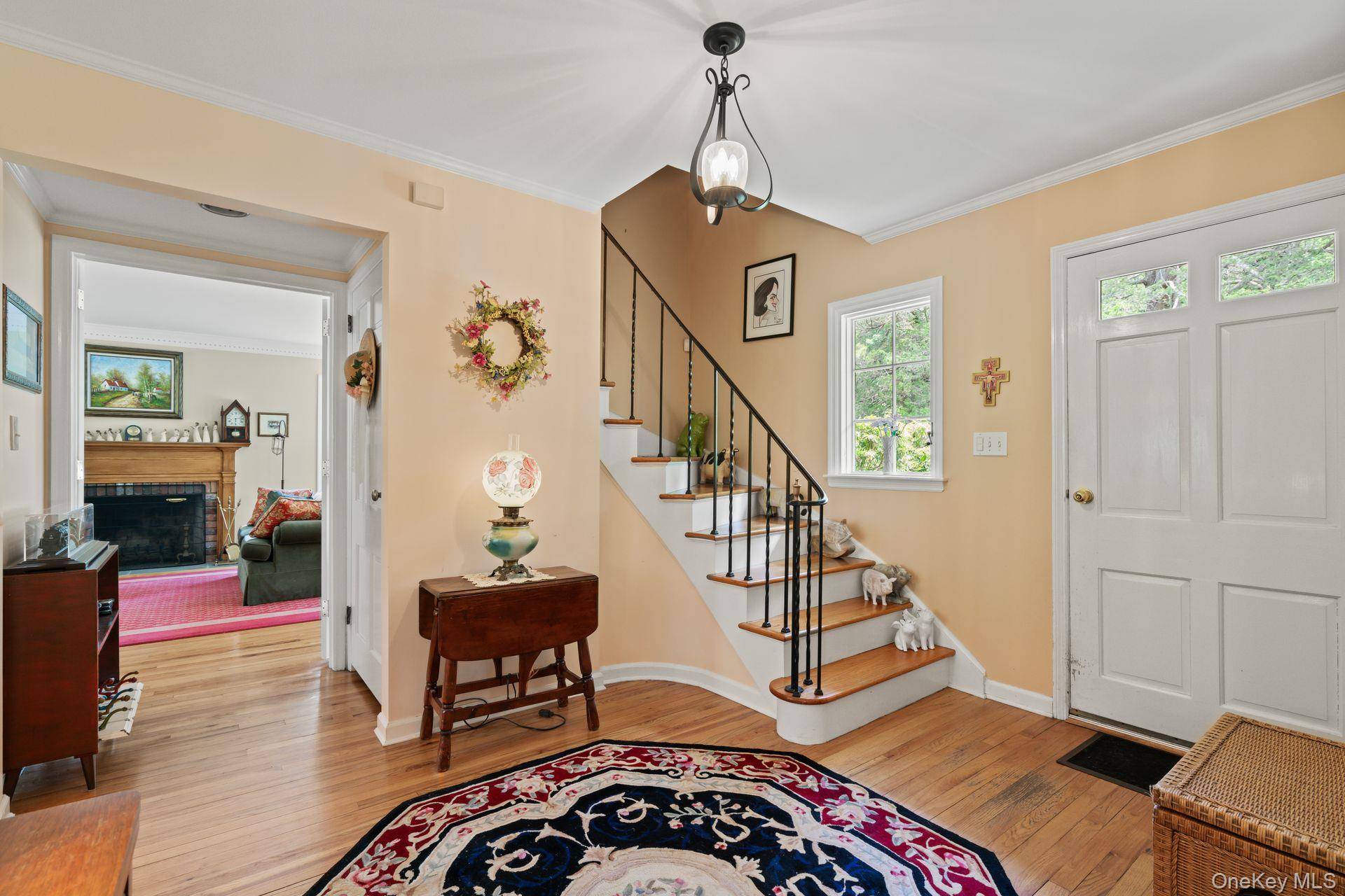 4 Pippin LN, Lloyd Harbor, NY 11743