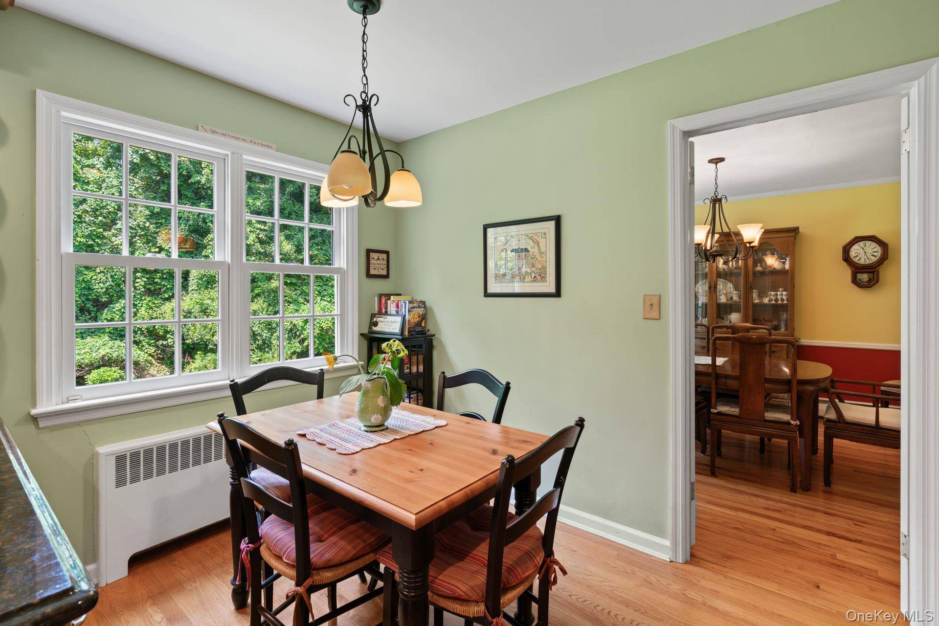 4 Pippin LN, Lloyd Harbor, NY 11743