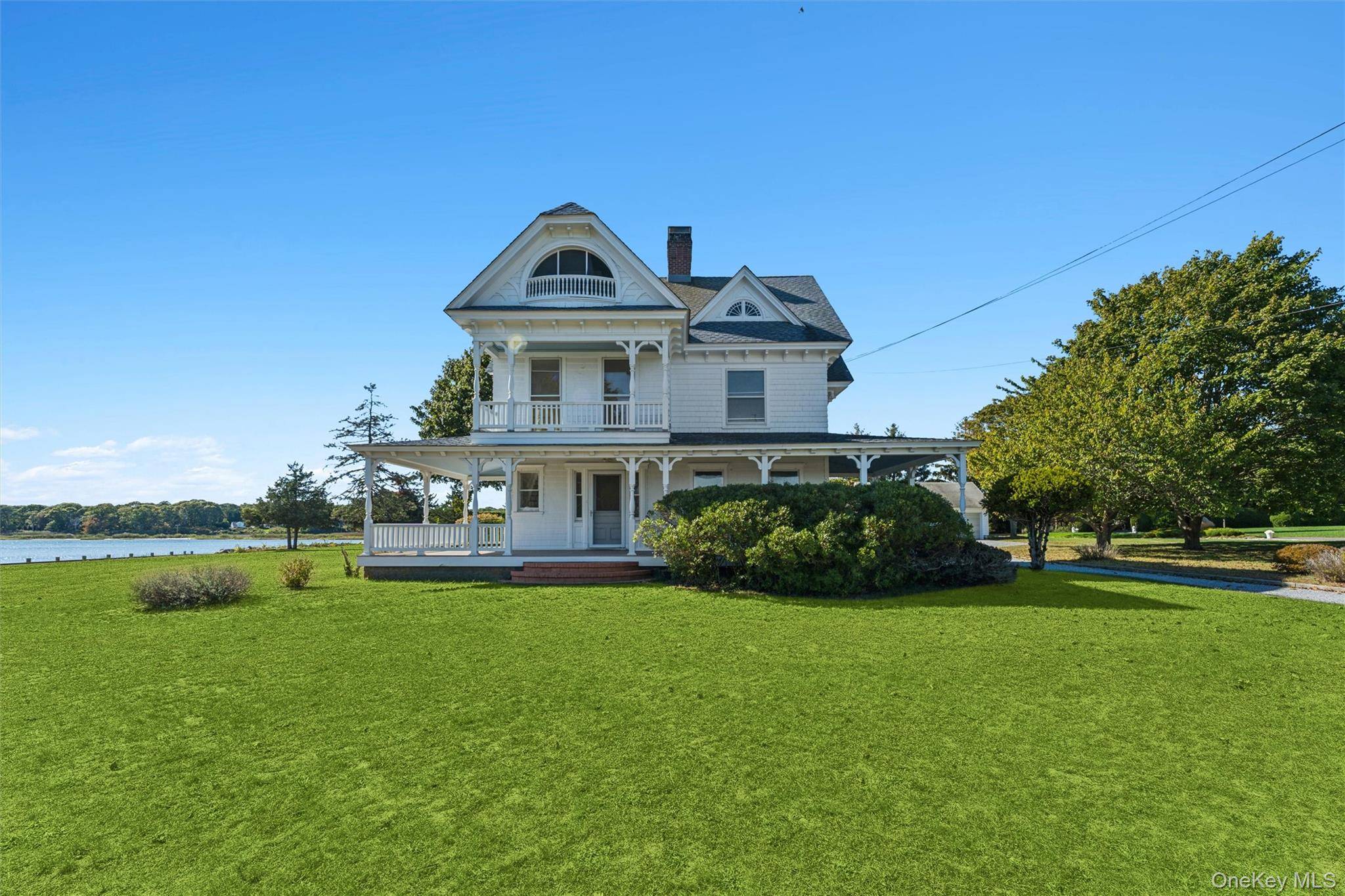 63 S Bay Ave, Eastport, NY 11941